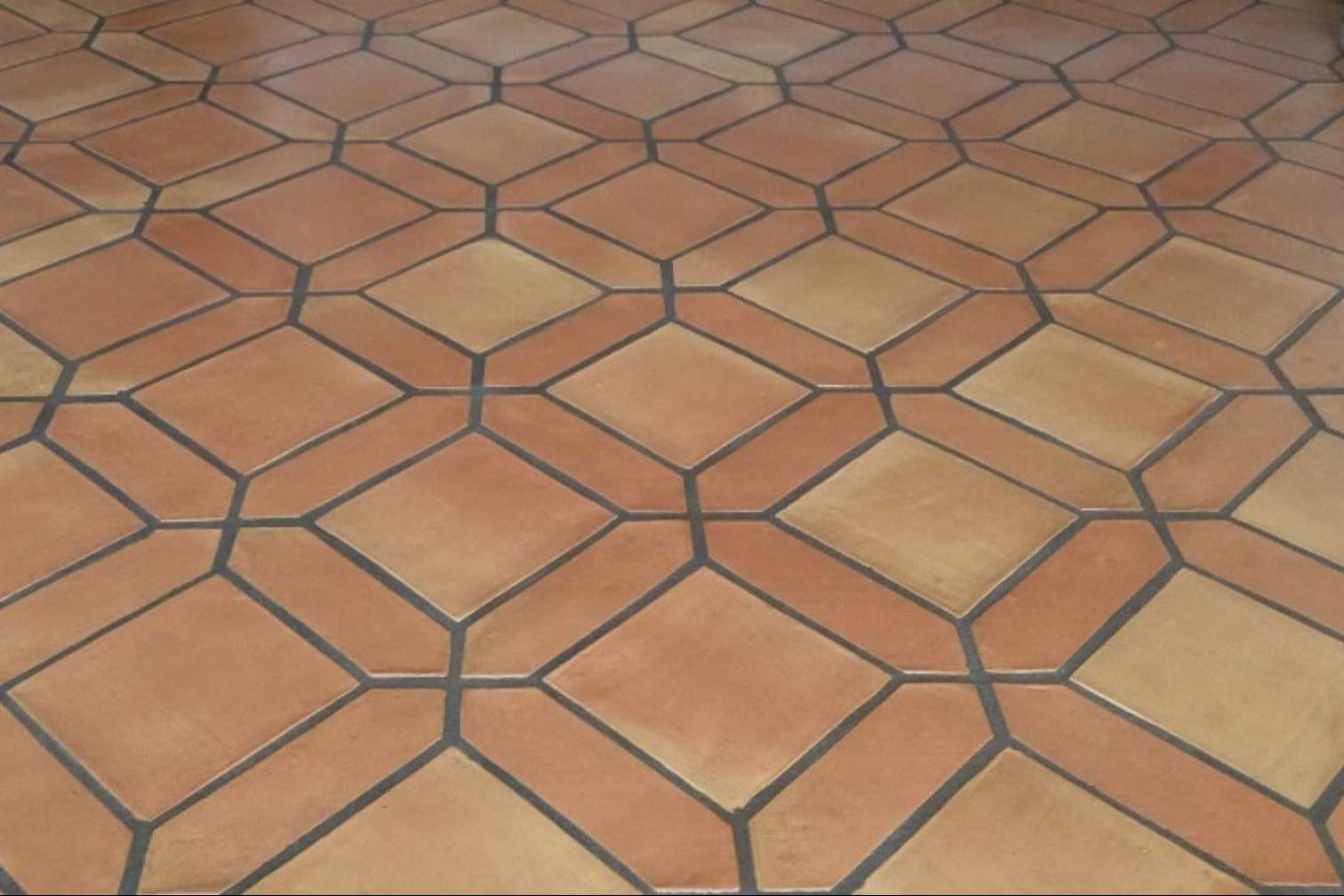 La fabricación artesanal de suelos de barro cocido de calidad de Materiales Artesanales