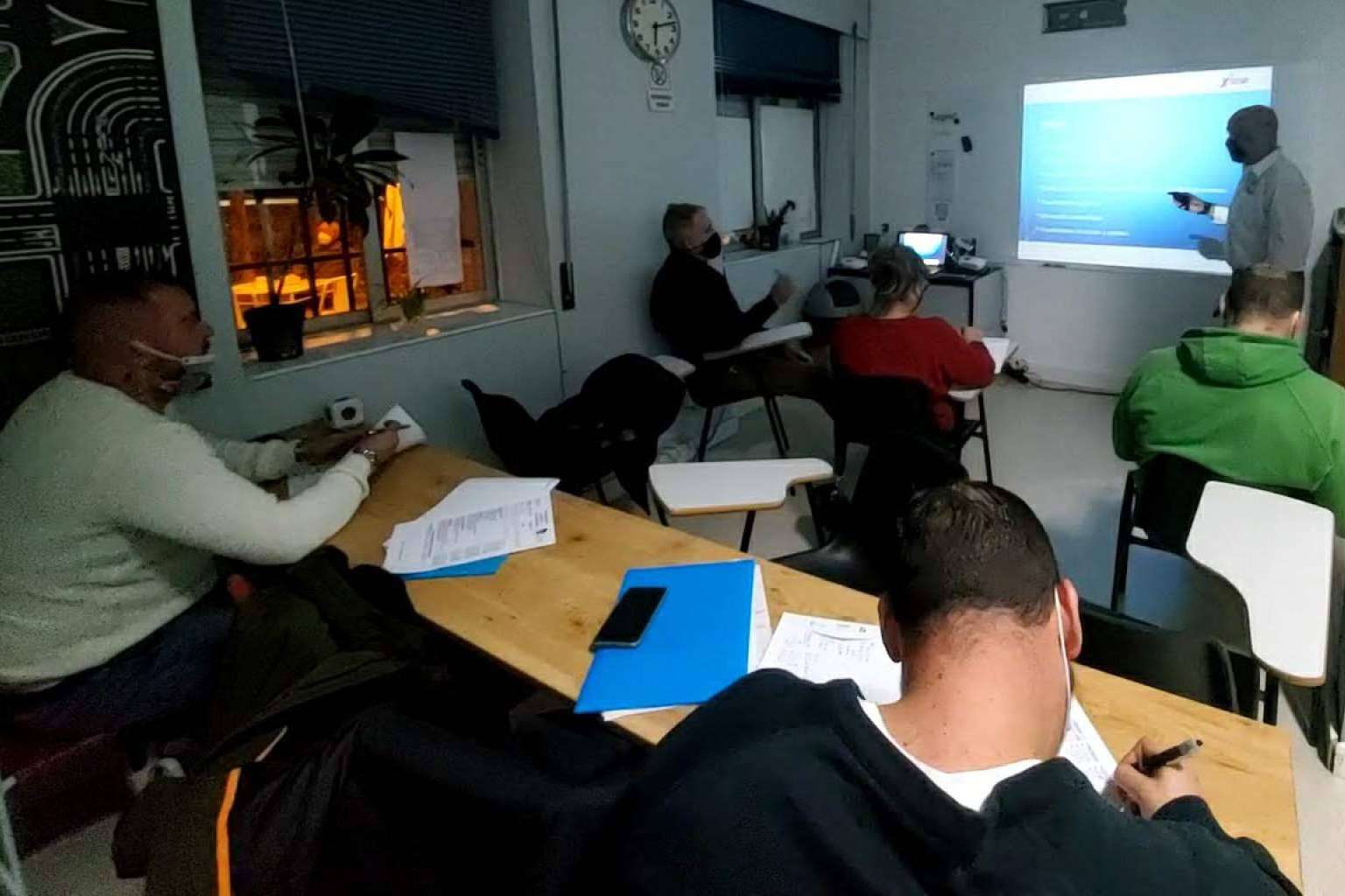Para iniciarse como piloto de drones se puede acudir a Aeroescuela Extreme, un centro de formación