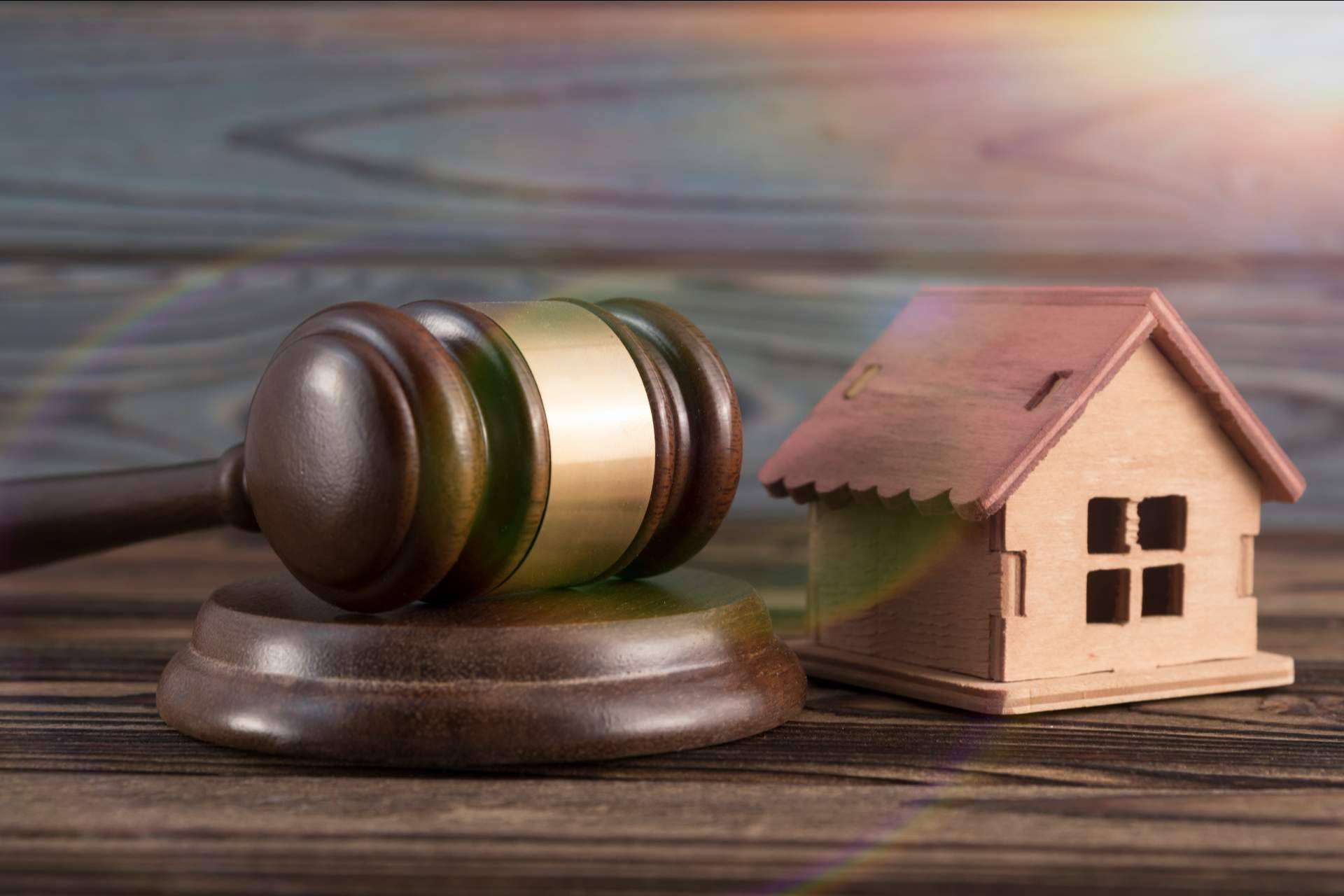 Encontrar un despacho de abogados en Alicante especializado en derecho inmobiliario es posible con Carlos Baño León