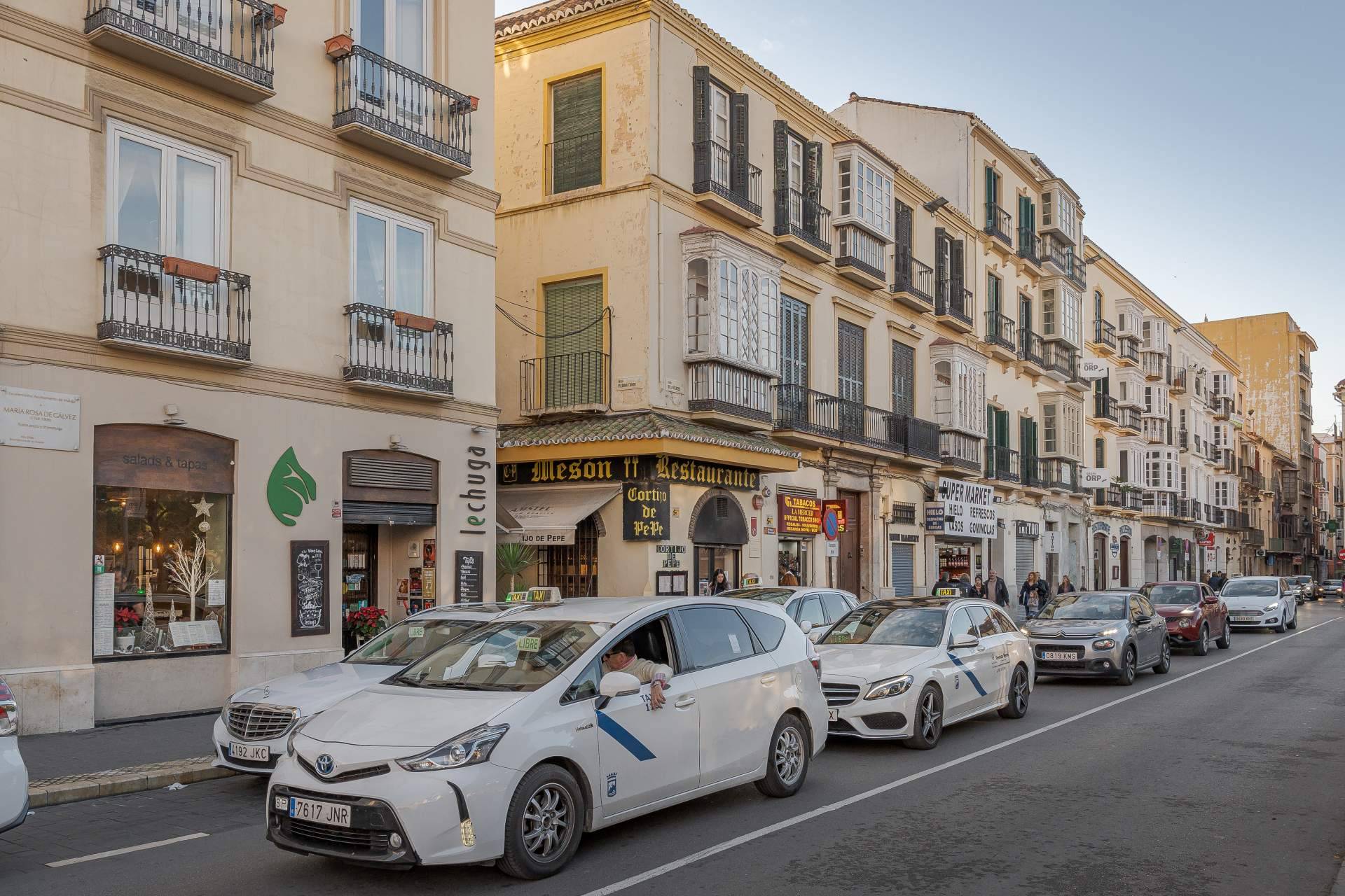 Servicios de taxi en Málaga gracias a la empresa Taxi Málaga Airport Charly Transfer 24 Hours