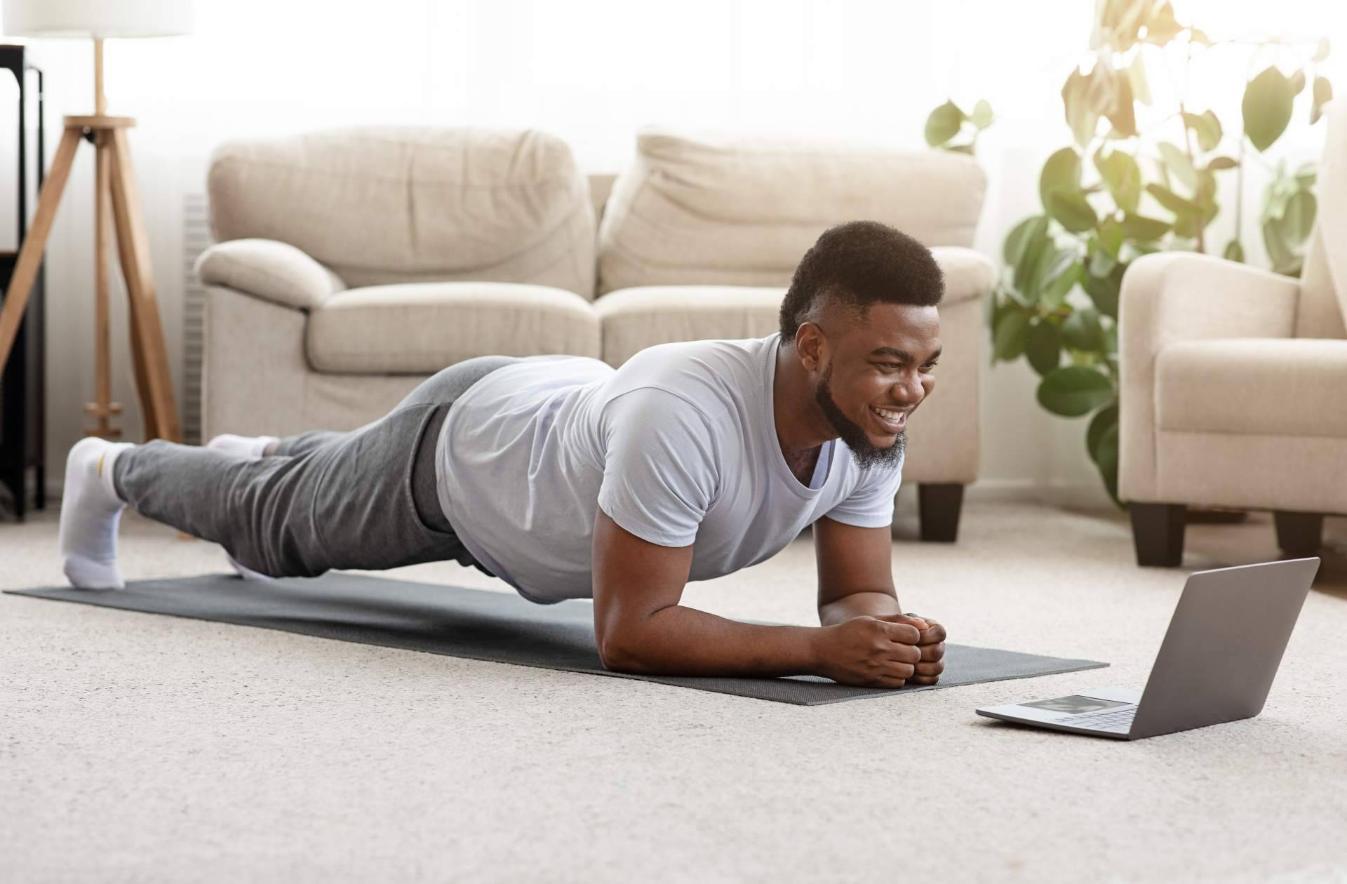 Las ventajas de entrenar en casa con Change Body Fitness y el método HIIT