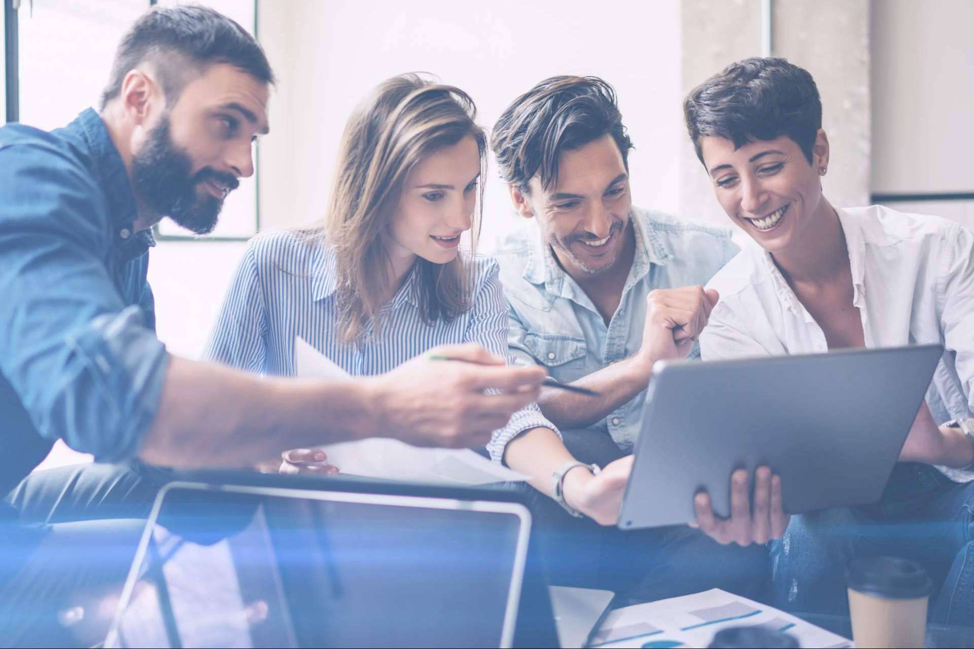 Especialistas en soluciones de marketing digital Valladolid para las compañías con El Abuelo Mirando