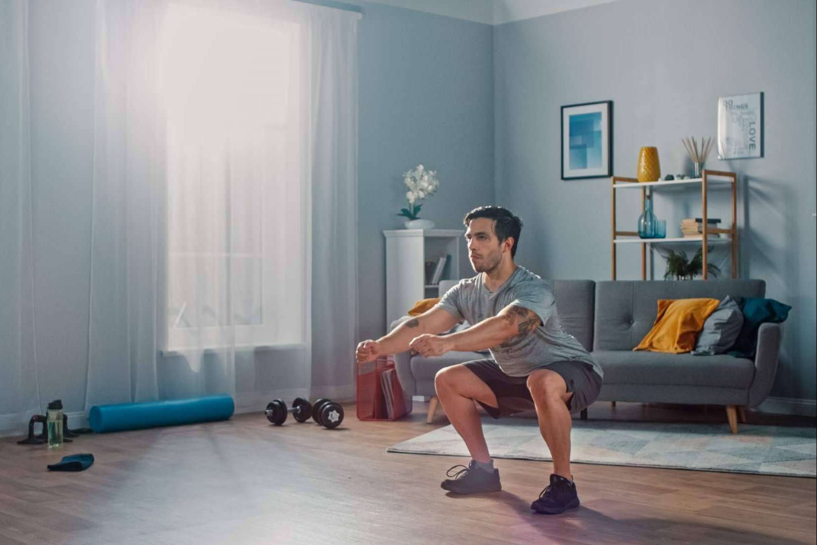 Entrenar fuerza, cardio y movilidad haciendo ejercicio en casa de una forma divertida y diferente