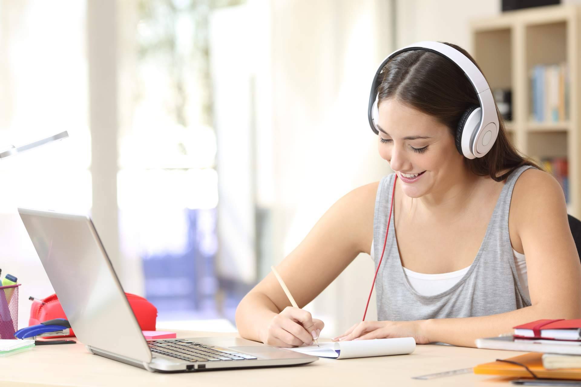 Grado y Máster imparte clases particulares para estudiantes universitarios