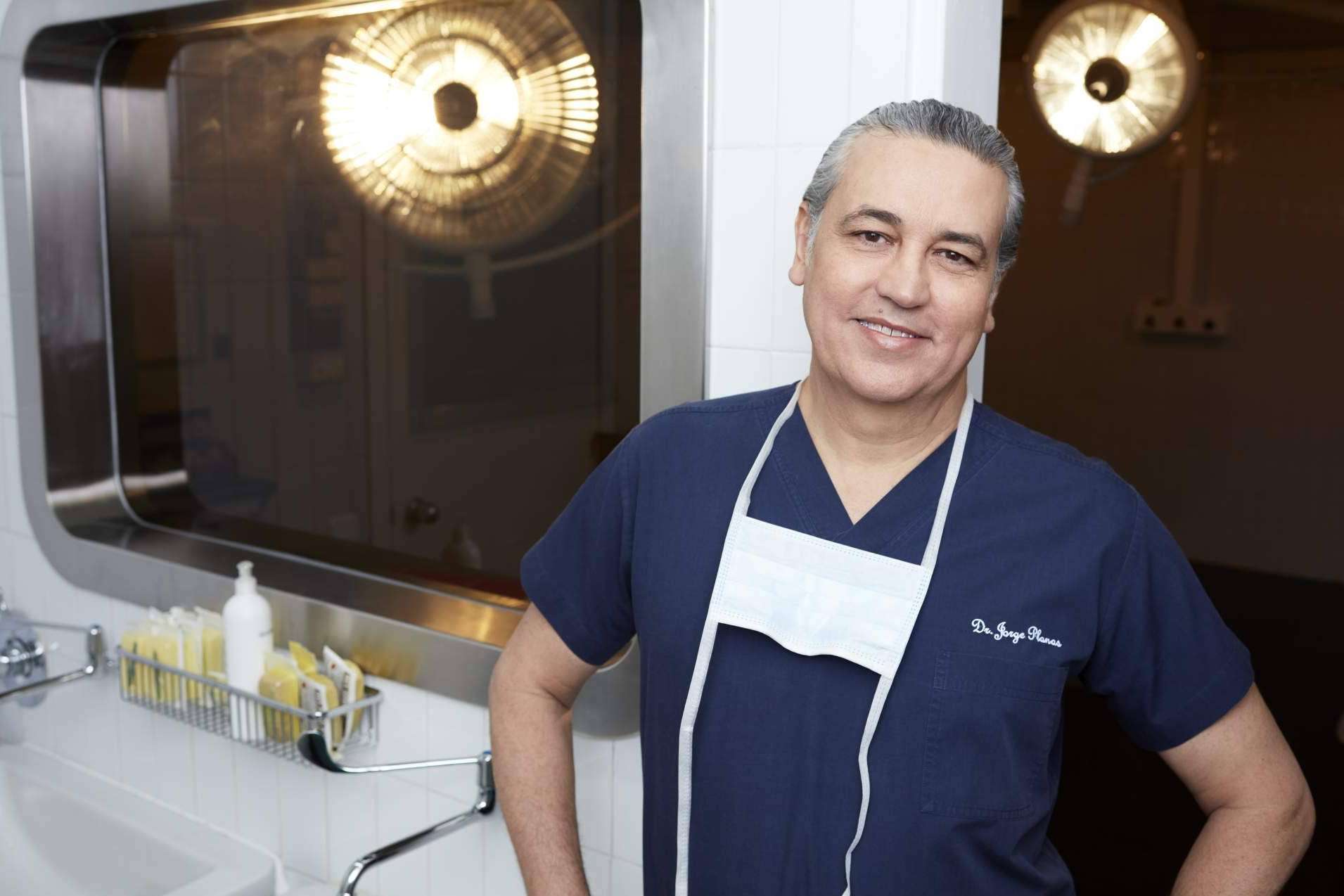 Conseguir una nariz perfecta sin dolor es posible con la rinoplastia ultrasónica del Dr. Jorge Planas