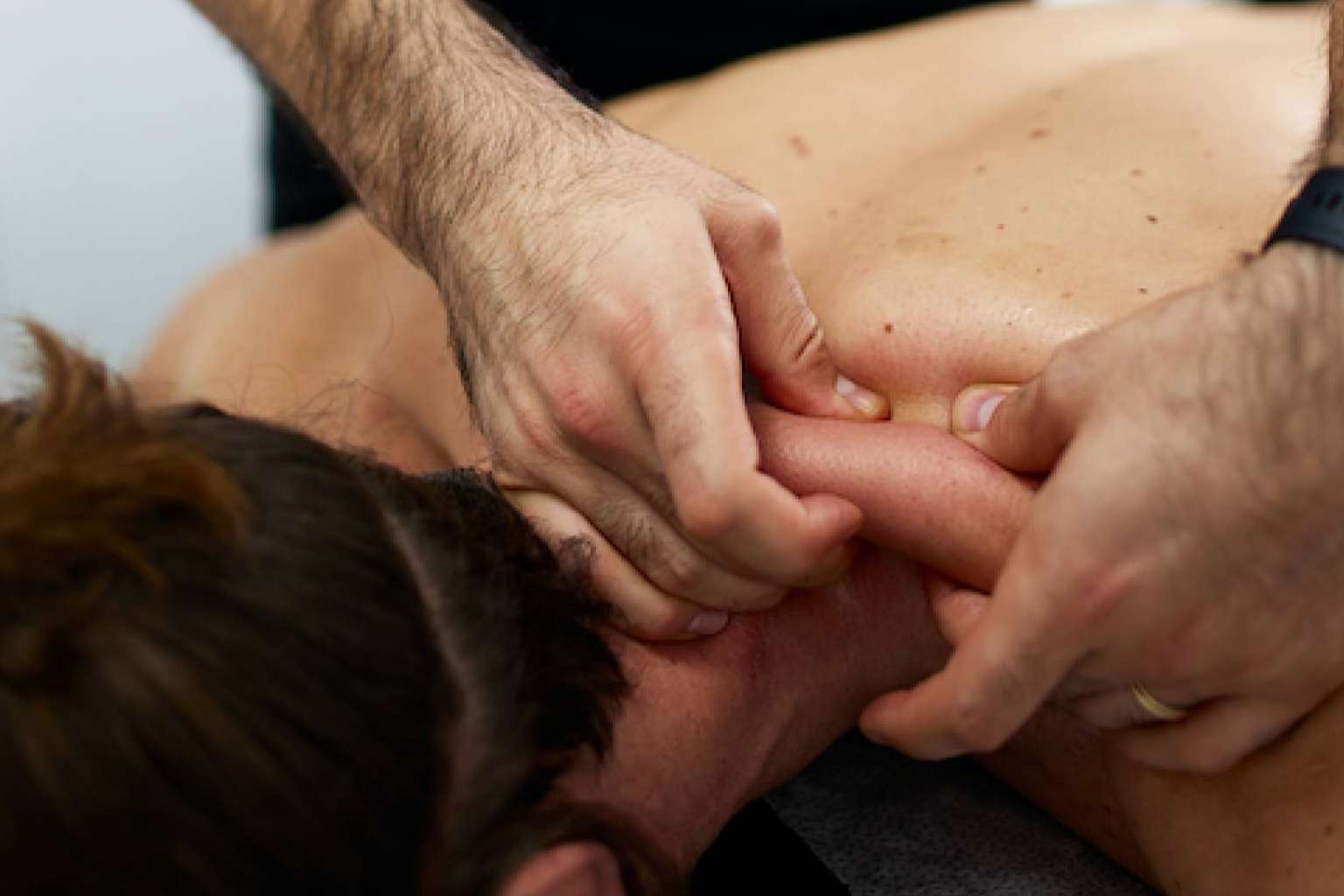 SOIFIT aconseja no acostumbrarse al dolor que causa una lesión cervical o lumbar