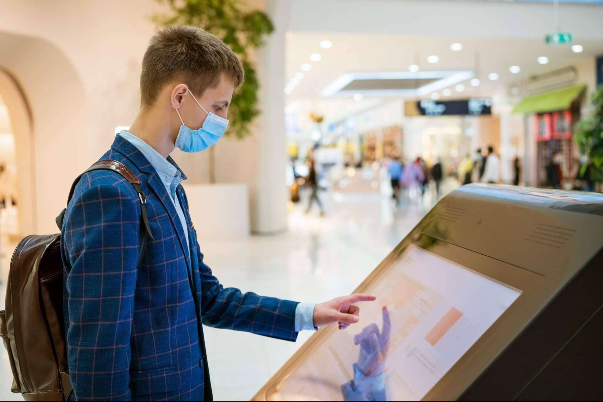 Poner pantallas de cartelería digital en un negocio o empresa