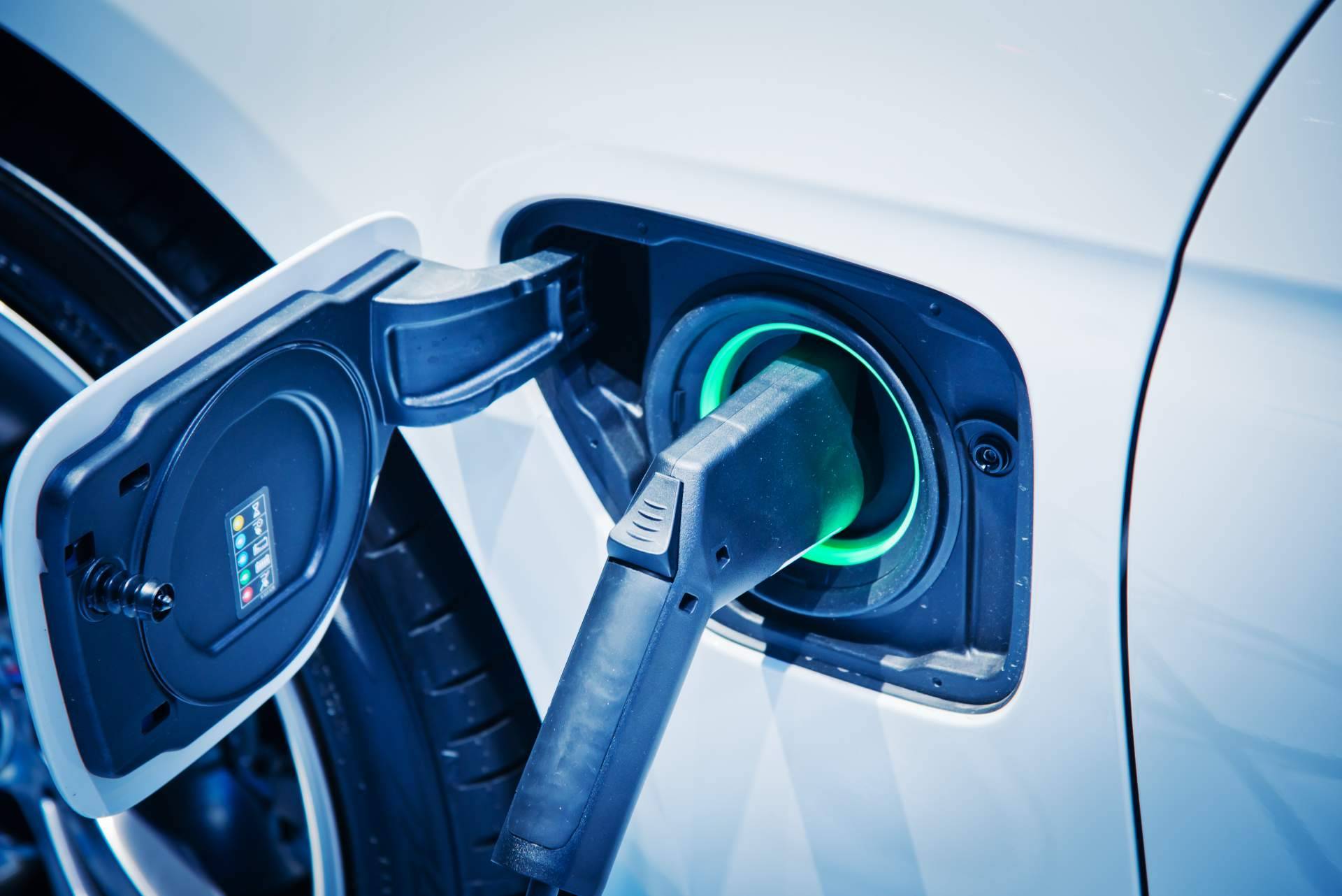 Las ventajas de los cargadores eléctricos para coches como Wallbox