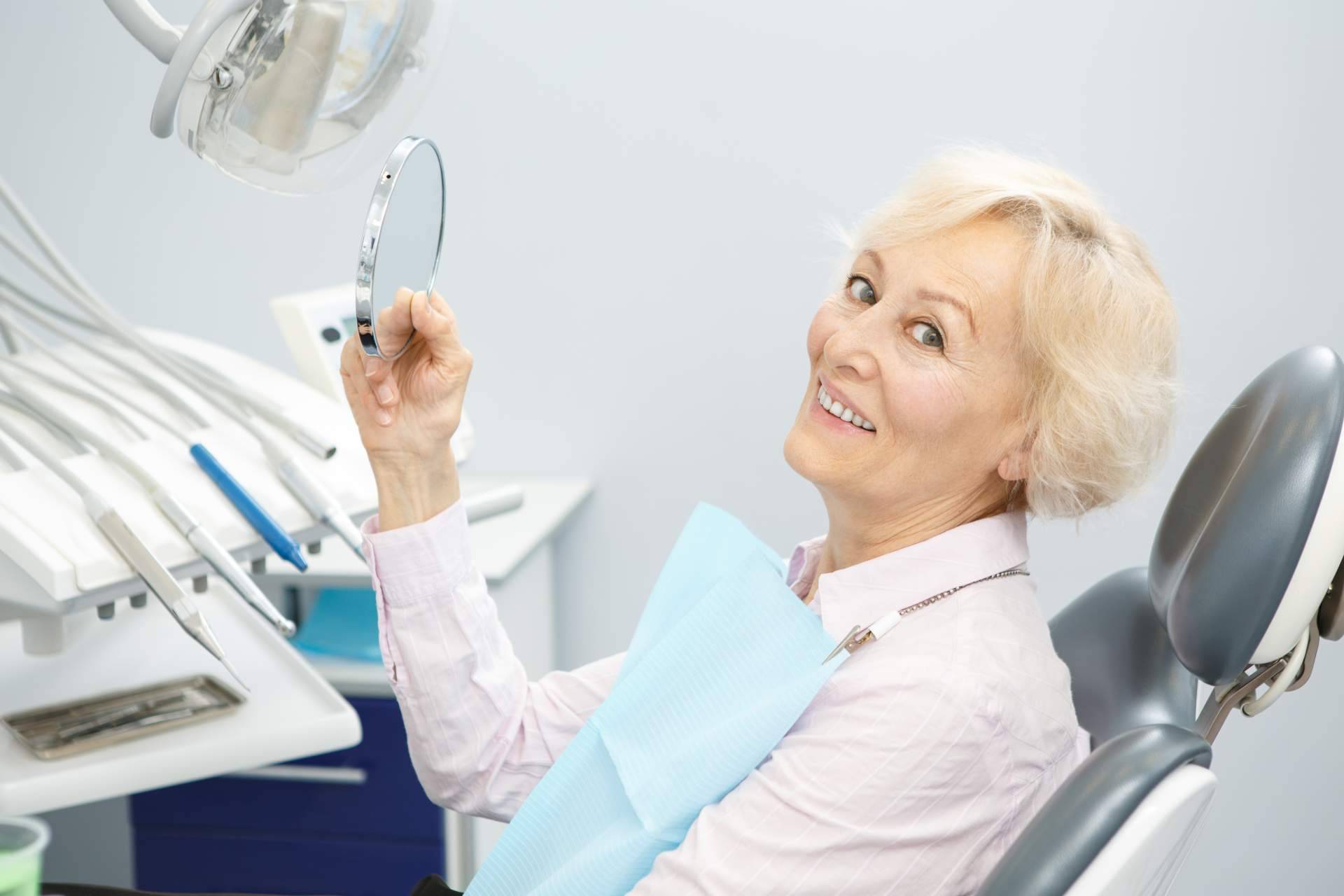 Las ventajas de los implantes cigomáticos de la clínica Corrales Dental