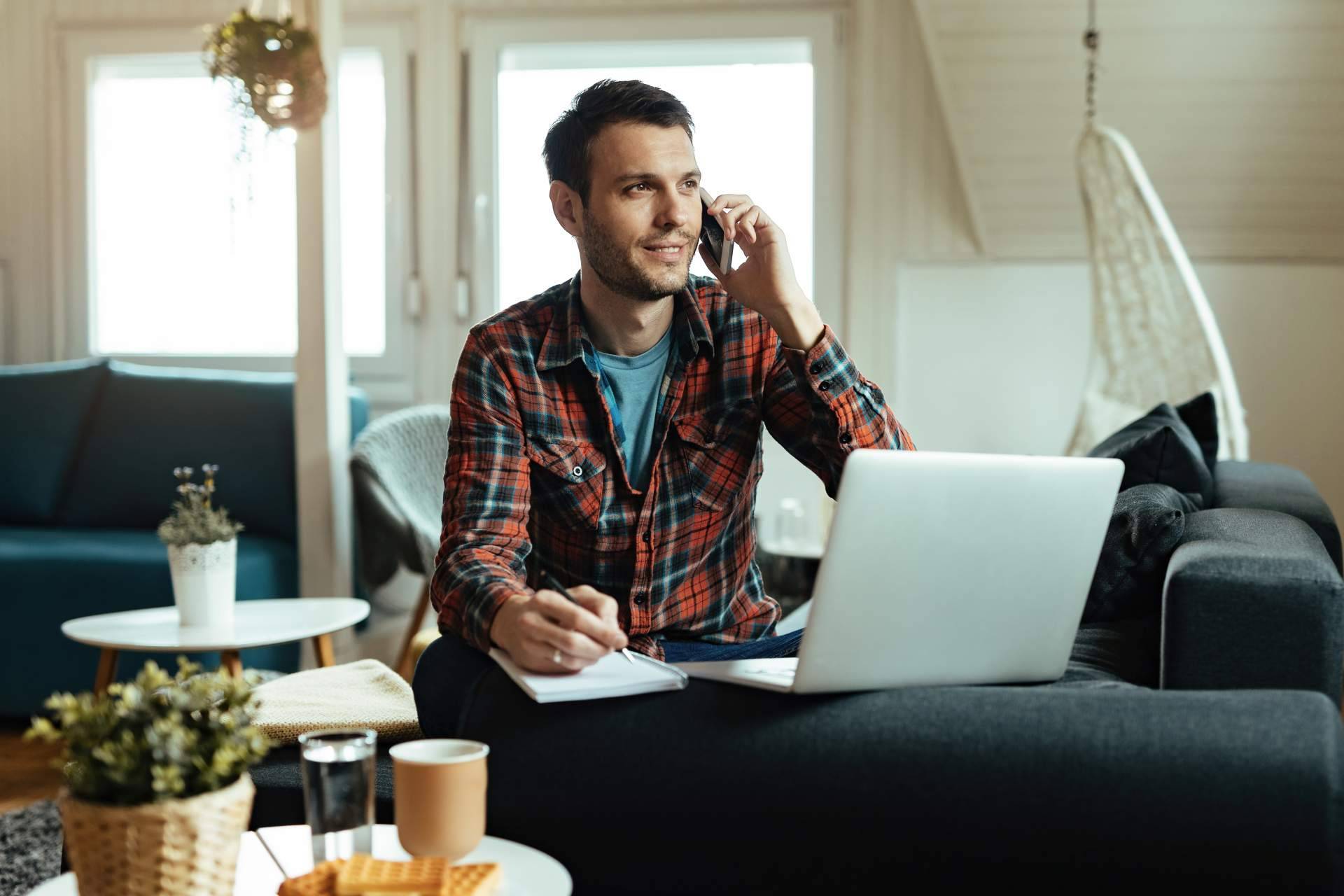 Los productos que adquieren los nómadas digitales para el teletrabajo, por Globerada