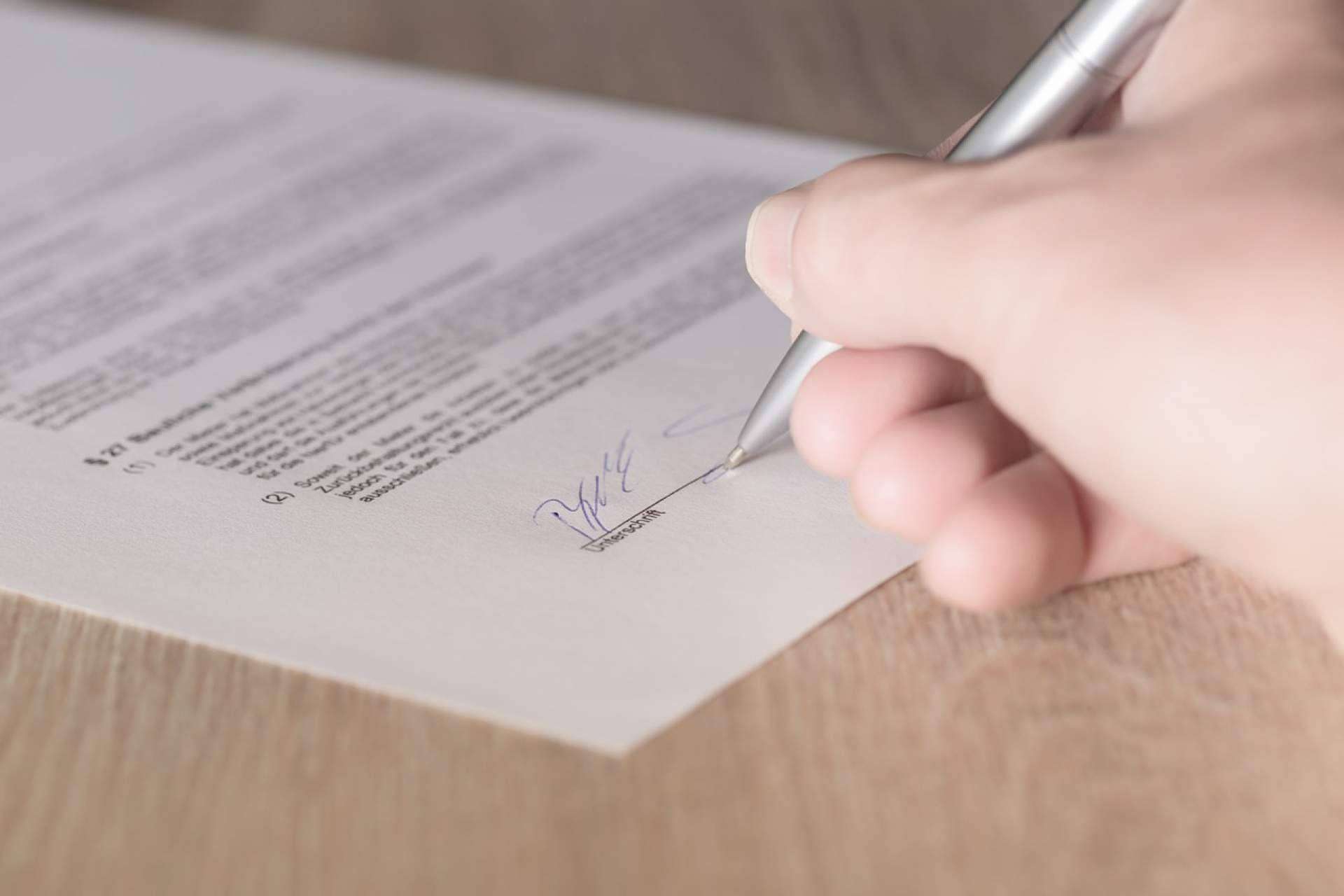 El contrato de arras en la compraventa de oficinas de farmacia, por los especialistas de Urbagesa Farmacias