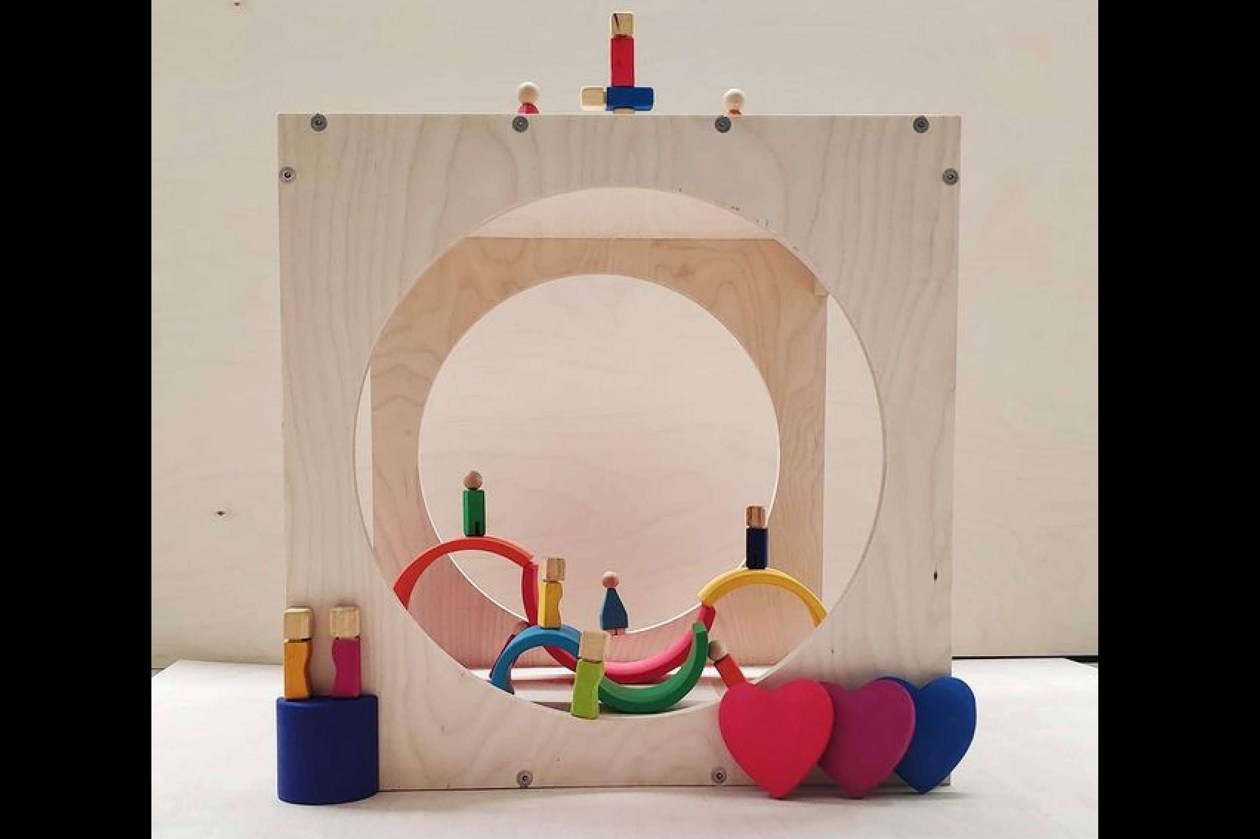 Planeta Eco Aventura expone sus juguetes de madera artesanales que siguen las pedagogías Montessori, Waldorf o Pikler