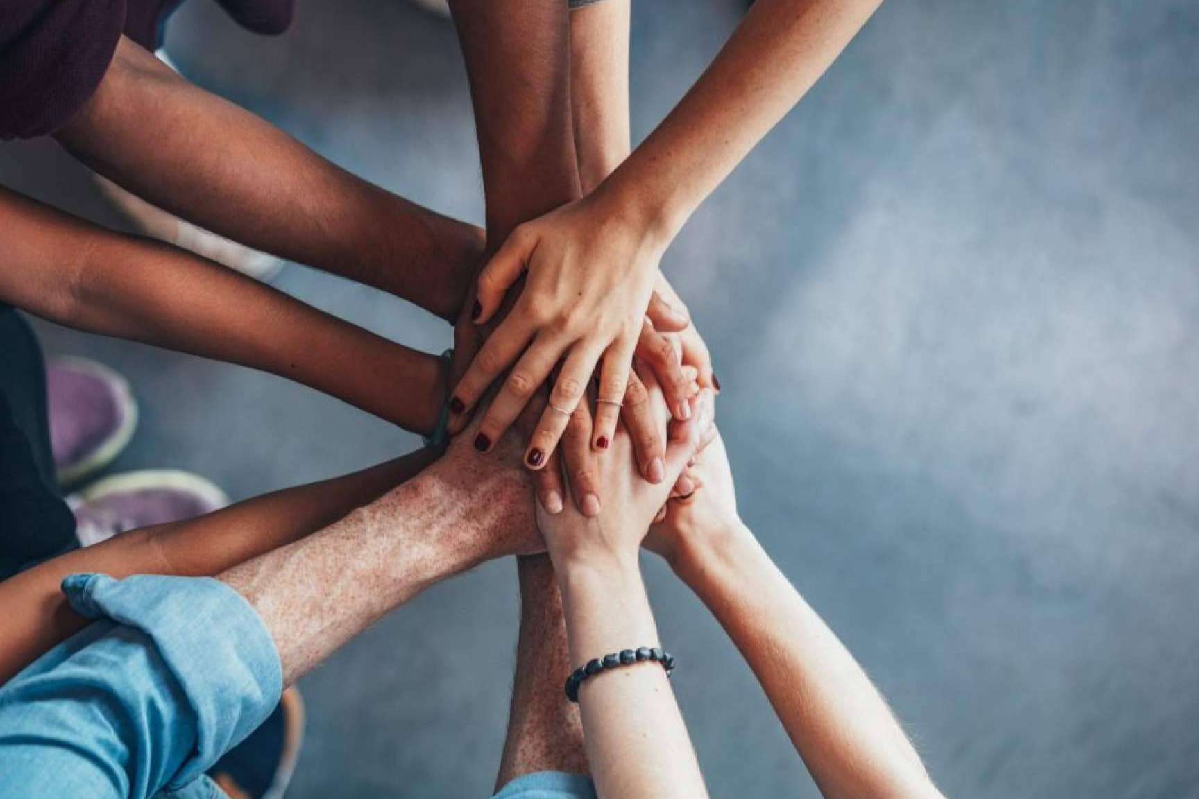 ¿Oficina o montaña? Los 5 beneficios de trabajar en equipo