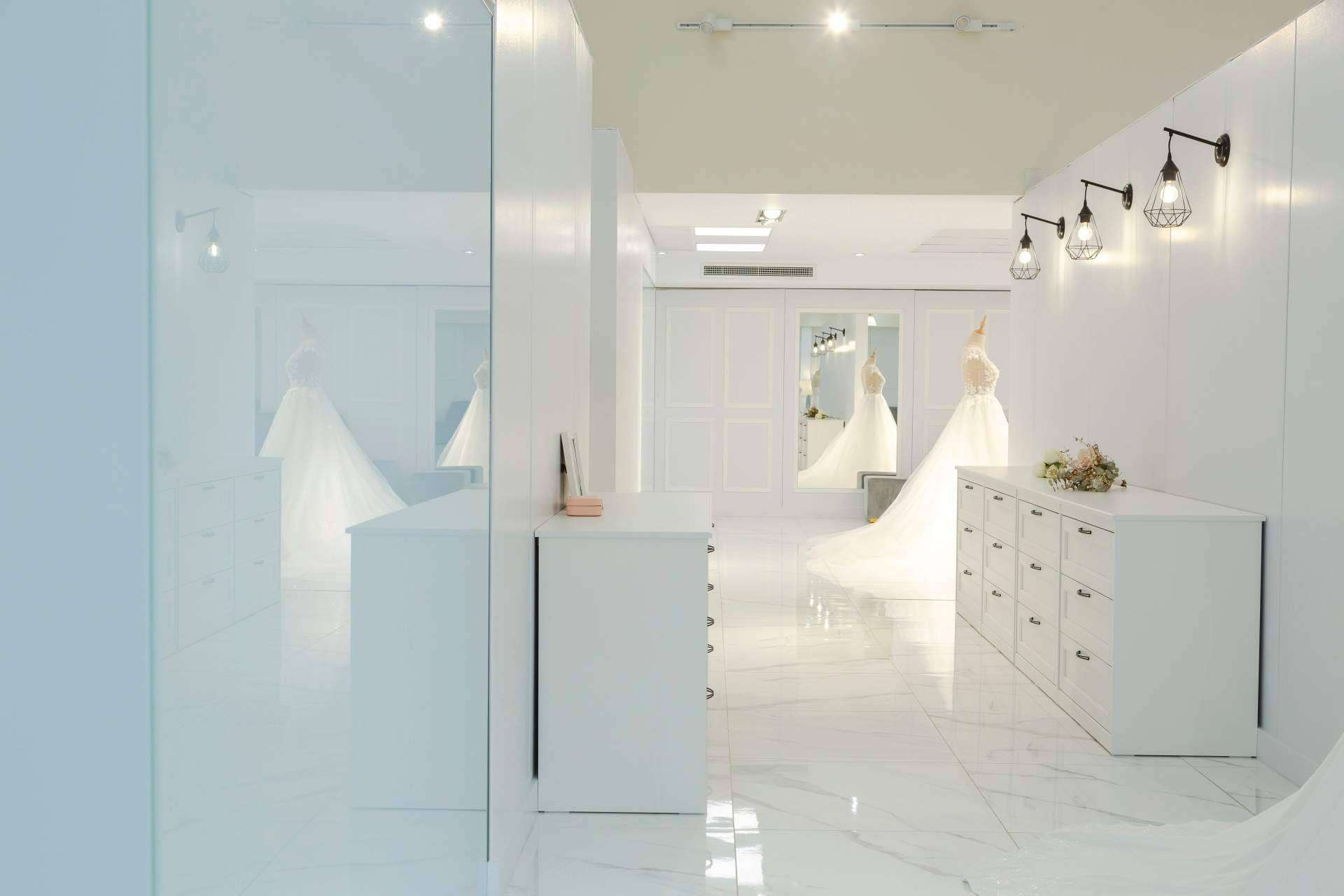 Una experiencia premium apta para cualquier presupuesto para comprar el vestido de novia o el traje de novio