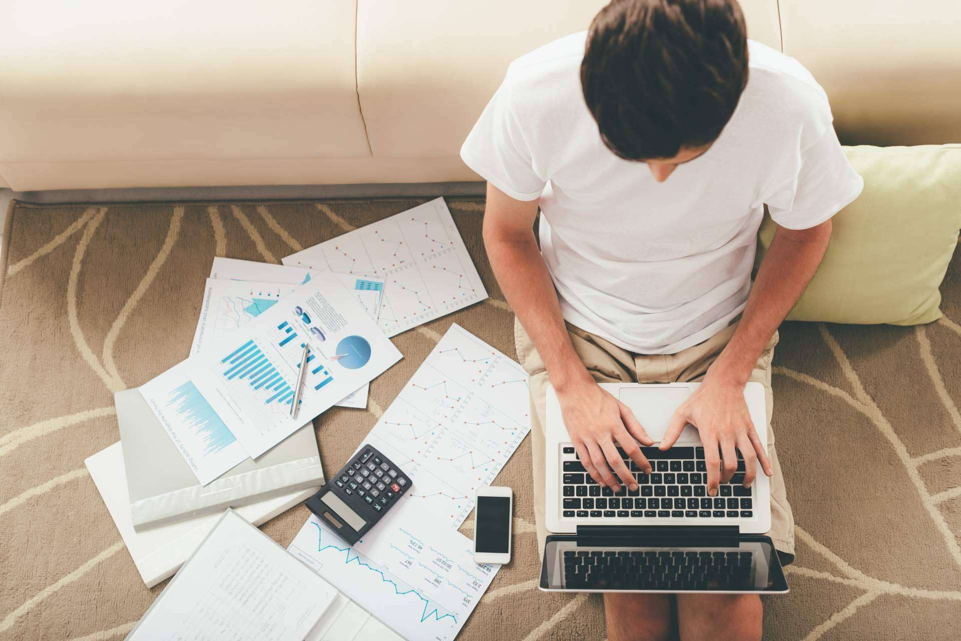 Entre Trámites, darse de alta autónomo y facilitar todos los trámites con el soporte de un gestor online
