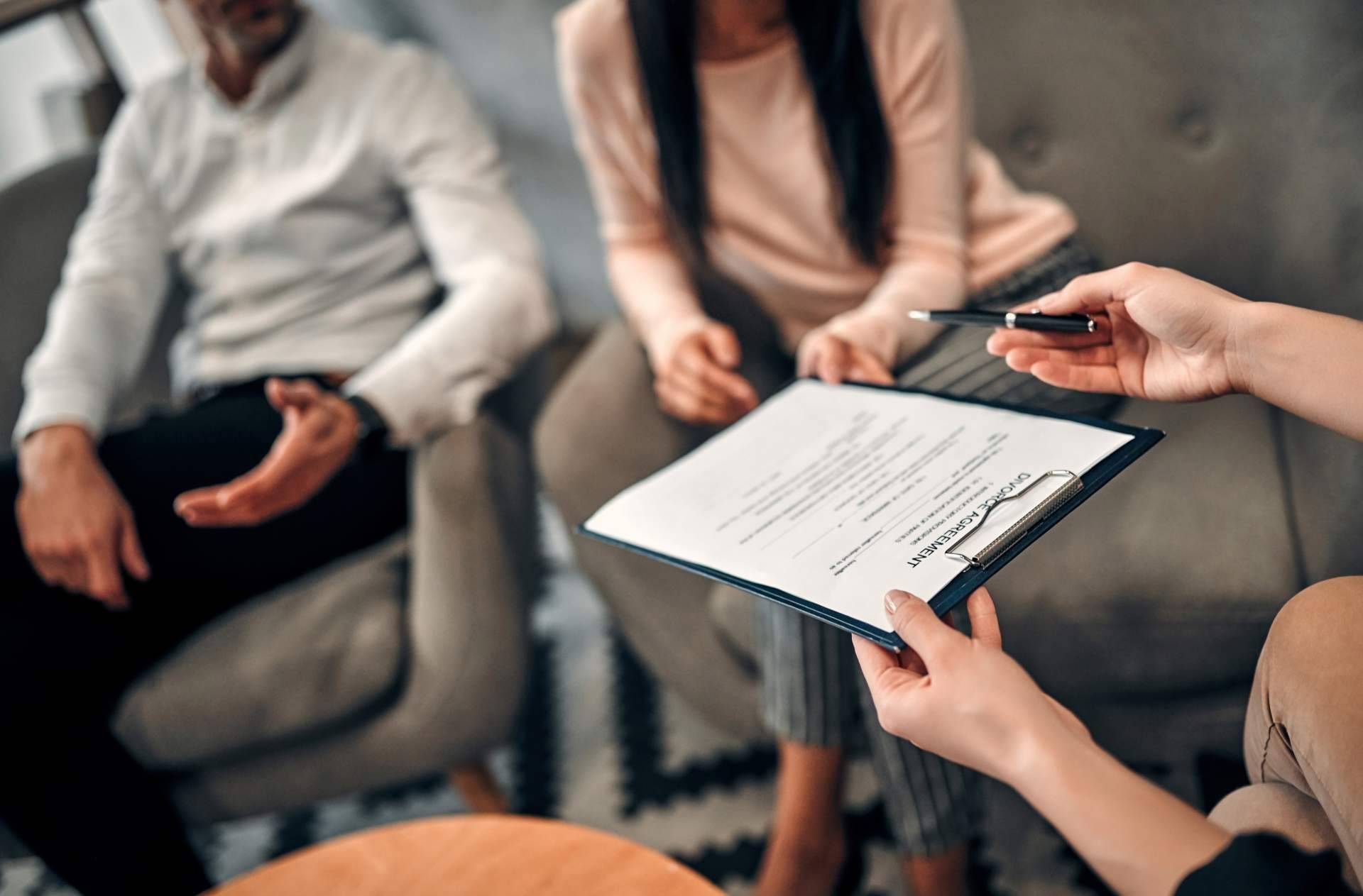 Evitar la ruina en un divorcio de la mano de un abogado especialista