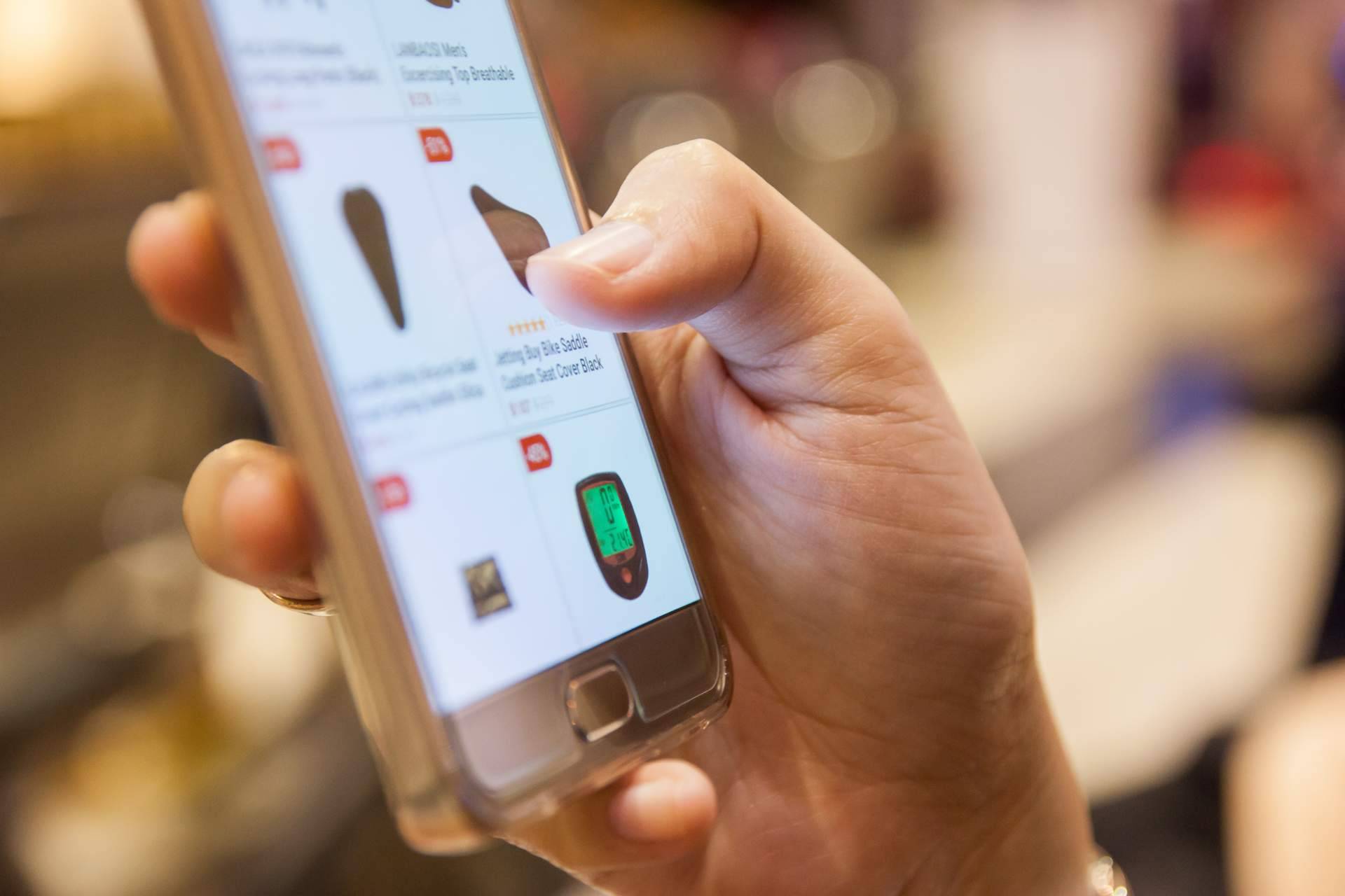 El centro comercial online con descuentos en las primeras marcas es A de Ahorro