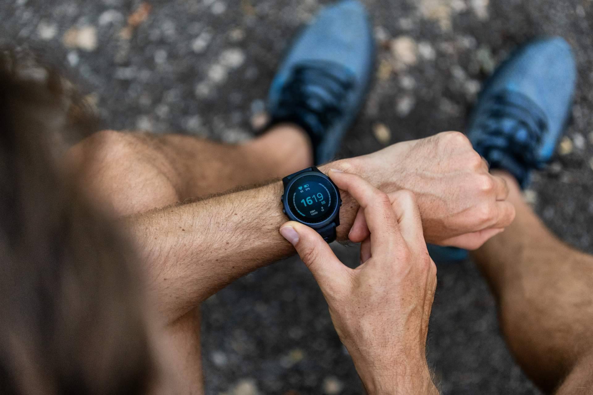 Unos de los mayores expertos en relojes GPS ayudan a elegir un smartwatch, 4 trucos para no arrepentirse de una compra