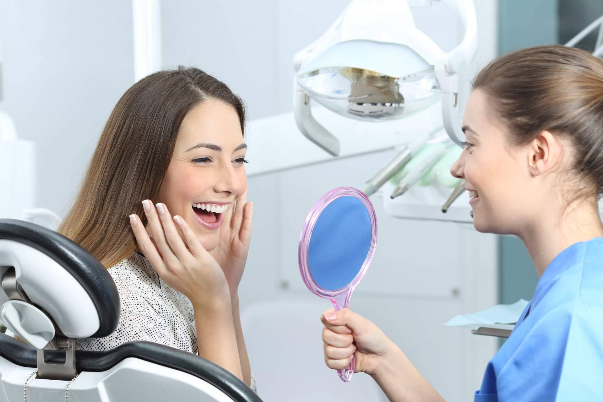 ¿Cómo son los tratamientos con coronas dentales de Deltadent?