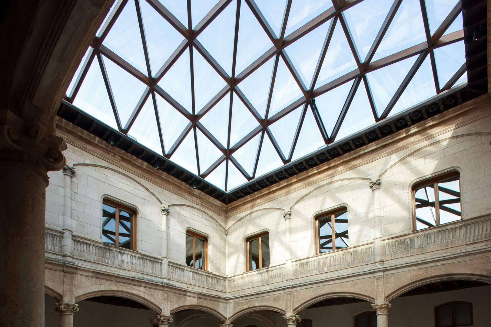 Las arquitecturas del siglo XVI y del siglo XXI se unen, cubierta del palacio de Saldañuela de la mano de Silvia Saiz Camarero
