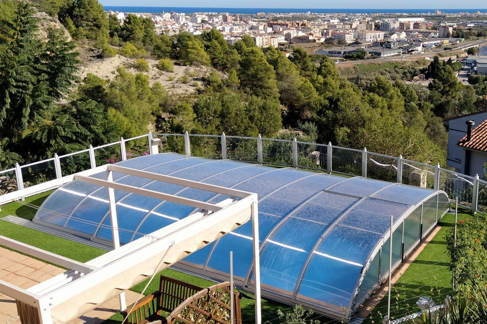 COVERTTO ofrece cubiertas para piscinas en aluminio