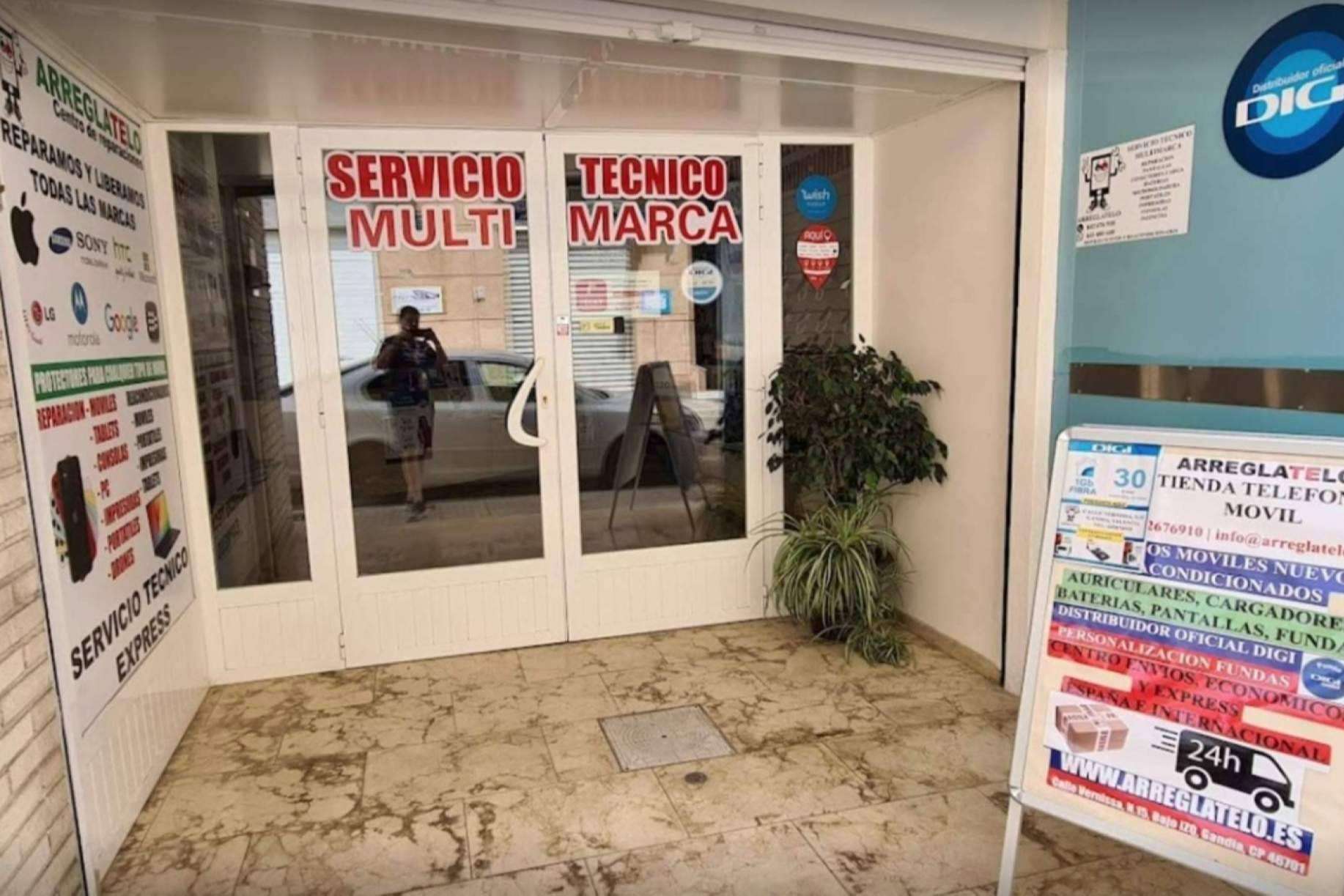 Servicio de reparación de todas las marcas de robots aspirador de la mano de Arréglatelo