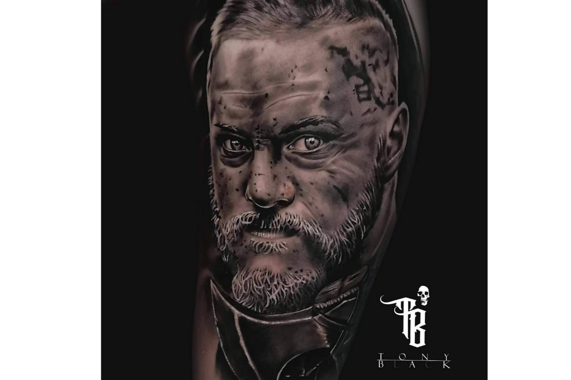 Estudio de tatuajes realistas en Barcelona con Steel of Doom