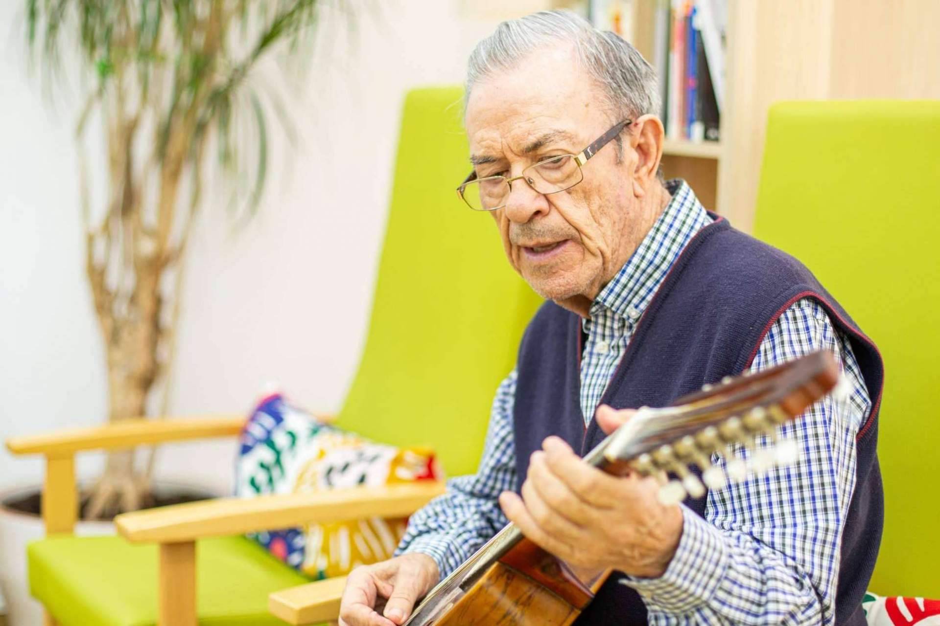 Rehabilitación de párkinson en Madrid con Salus Mayores