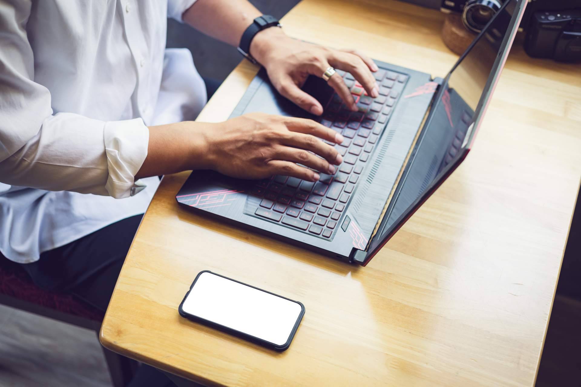 El curso de trading de MiTrading permite a las personas convertirse en expertas