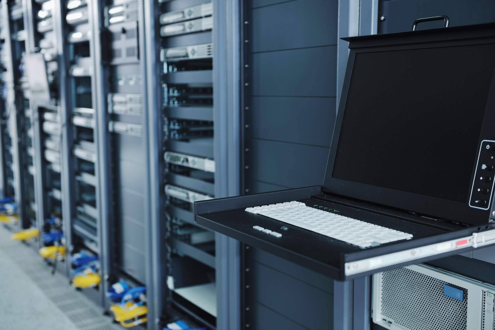 ERA Hosting cuenta con servidores virtuales para trabajar en remoto y adecuados a grandes sitios web