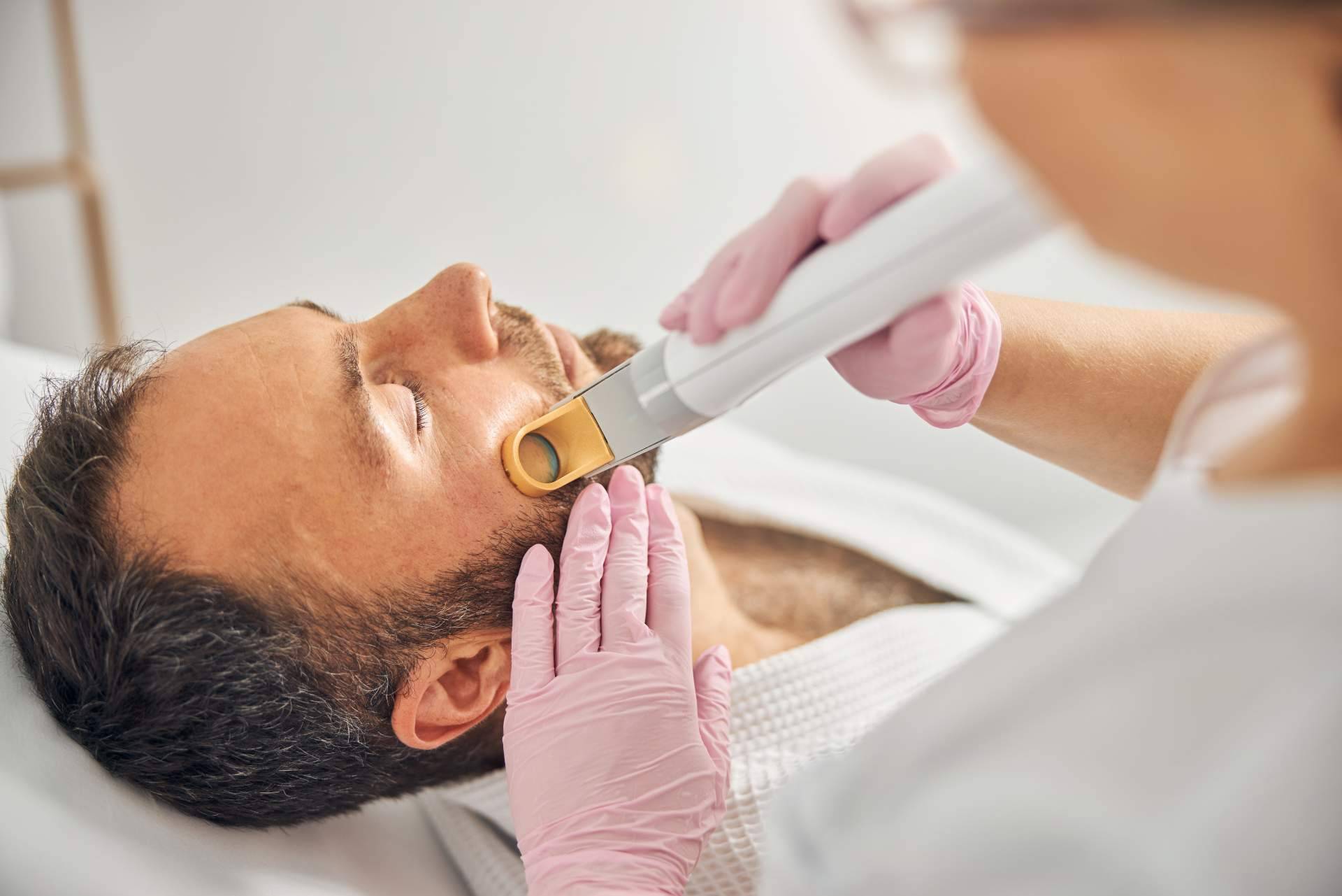 Clínica Femme brinda tratamientos faciales con luz pulsada intensa