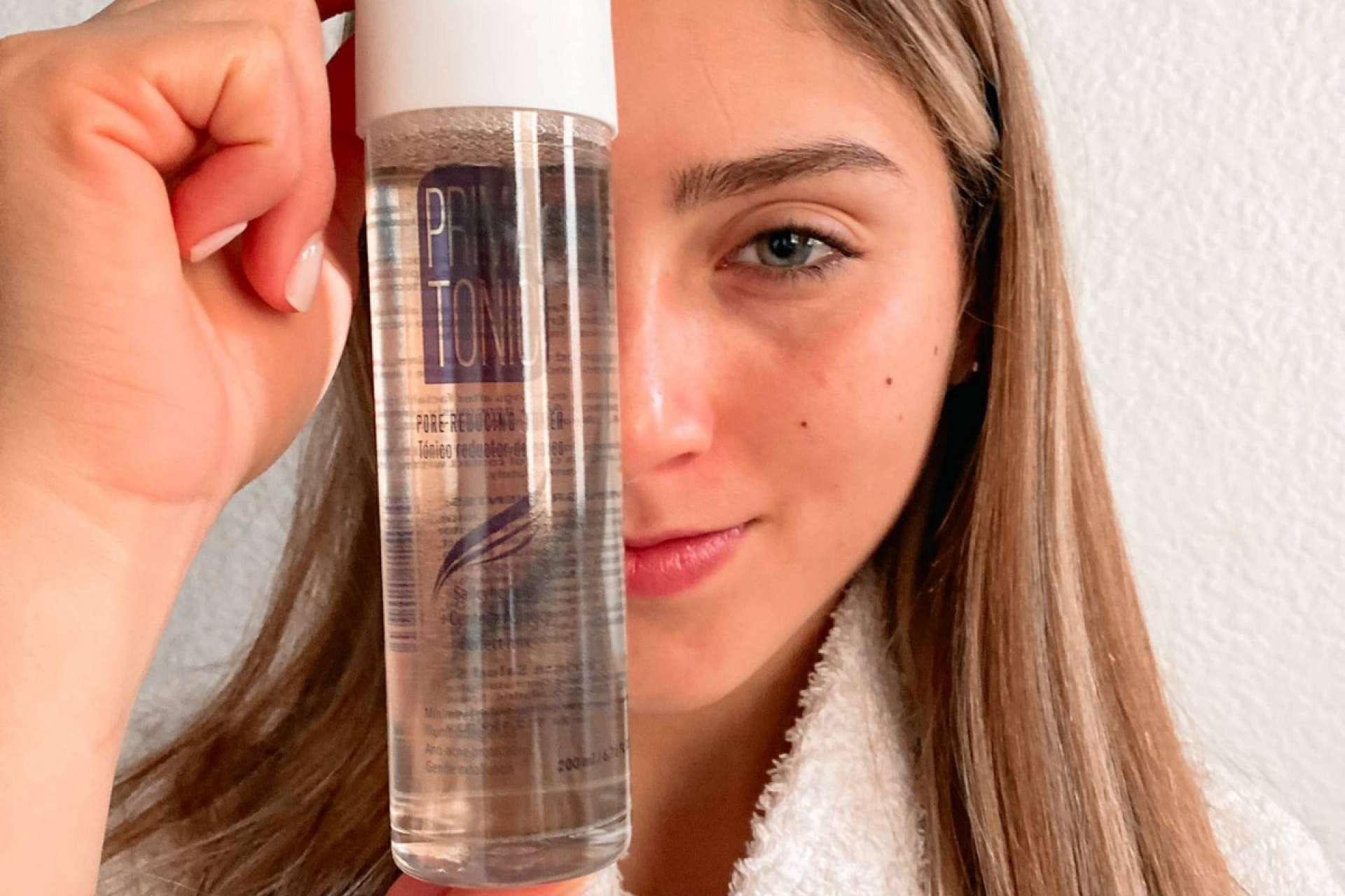 Tónico facial reductor de poros de PrimaSalud permite eliminar las células muertas