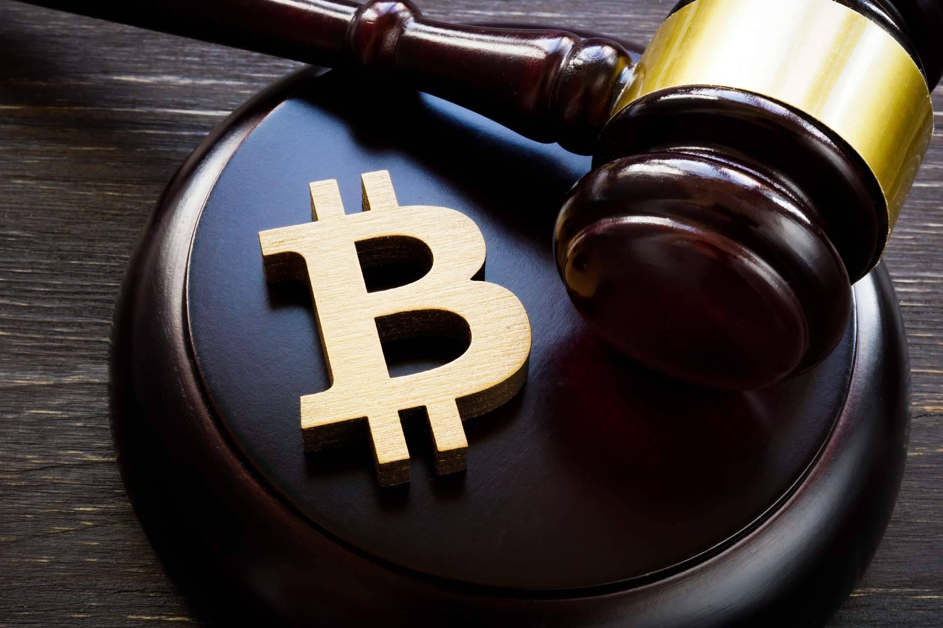 Los abogados especializados en criptomonedas y blockchain con la asistencia de Attolón