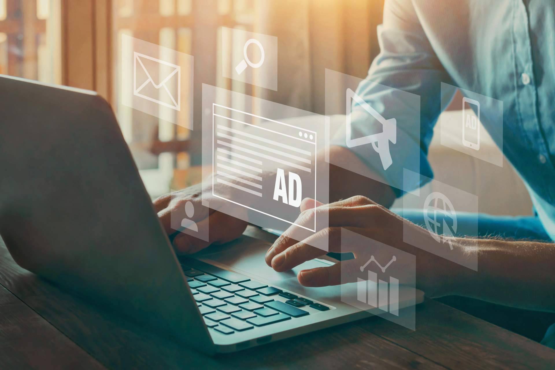 Luis Flores introduce la desaparición de los anuncios de texto expandido en Google Ads