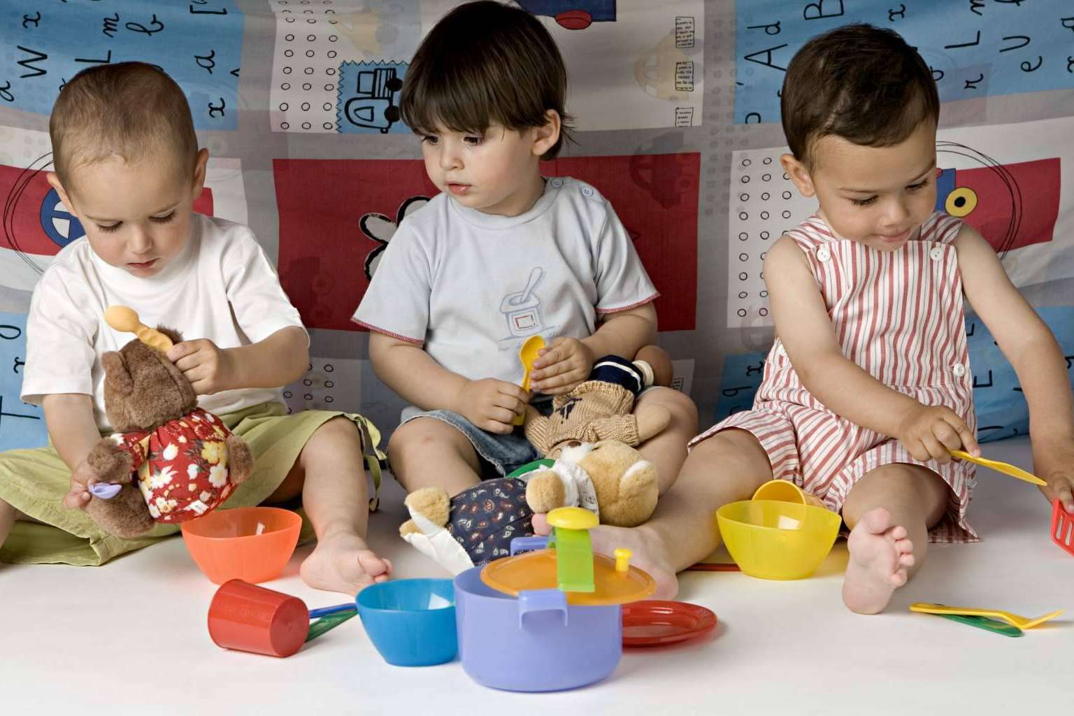 ¿Dónde encontrar una guía para adaptarse a la nueva regulación del primer ciclo de Educación Infantil? Educar con Abrazos de Amor