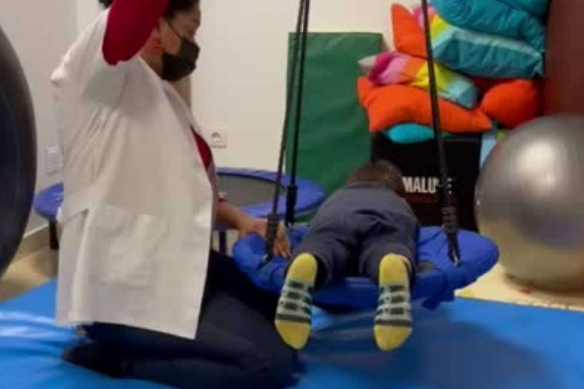El vínculo entre el trastorno del procesamiento sensorial y el autismo. Cómo tratan estas dificultades en E-THERAPYKIDS