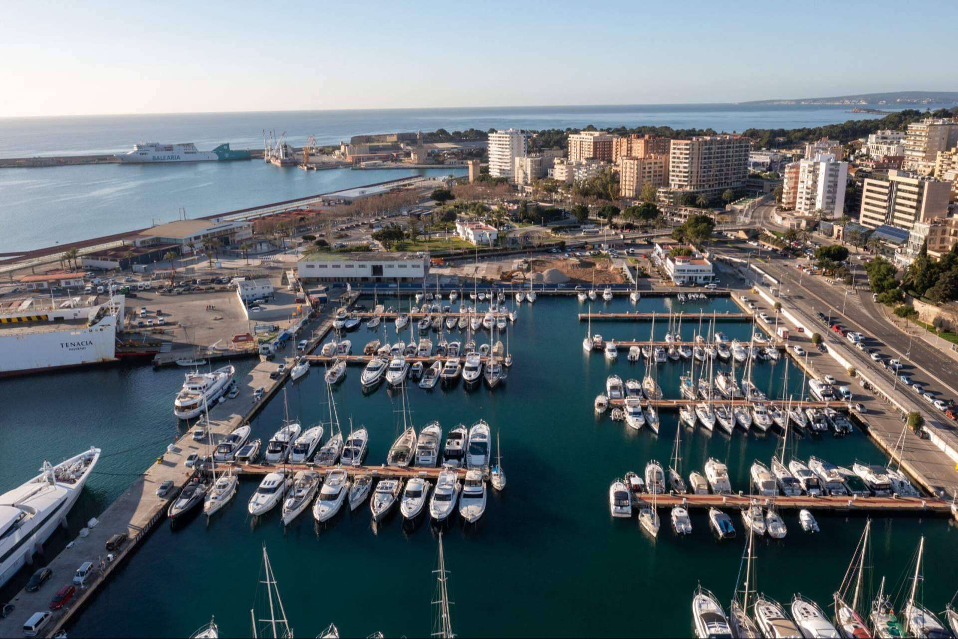 El puerto deportivo Club de Mar Mallorca elige el saneamiento por vacío de Flovac