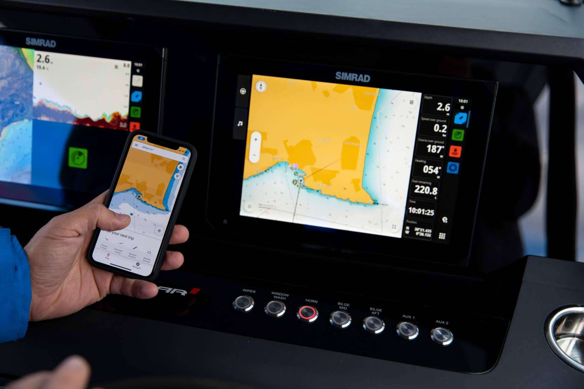 La nueva serie de sondas NSX de Simrad, disponible en Equiposnauticos.com