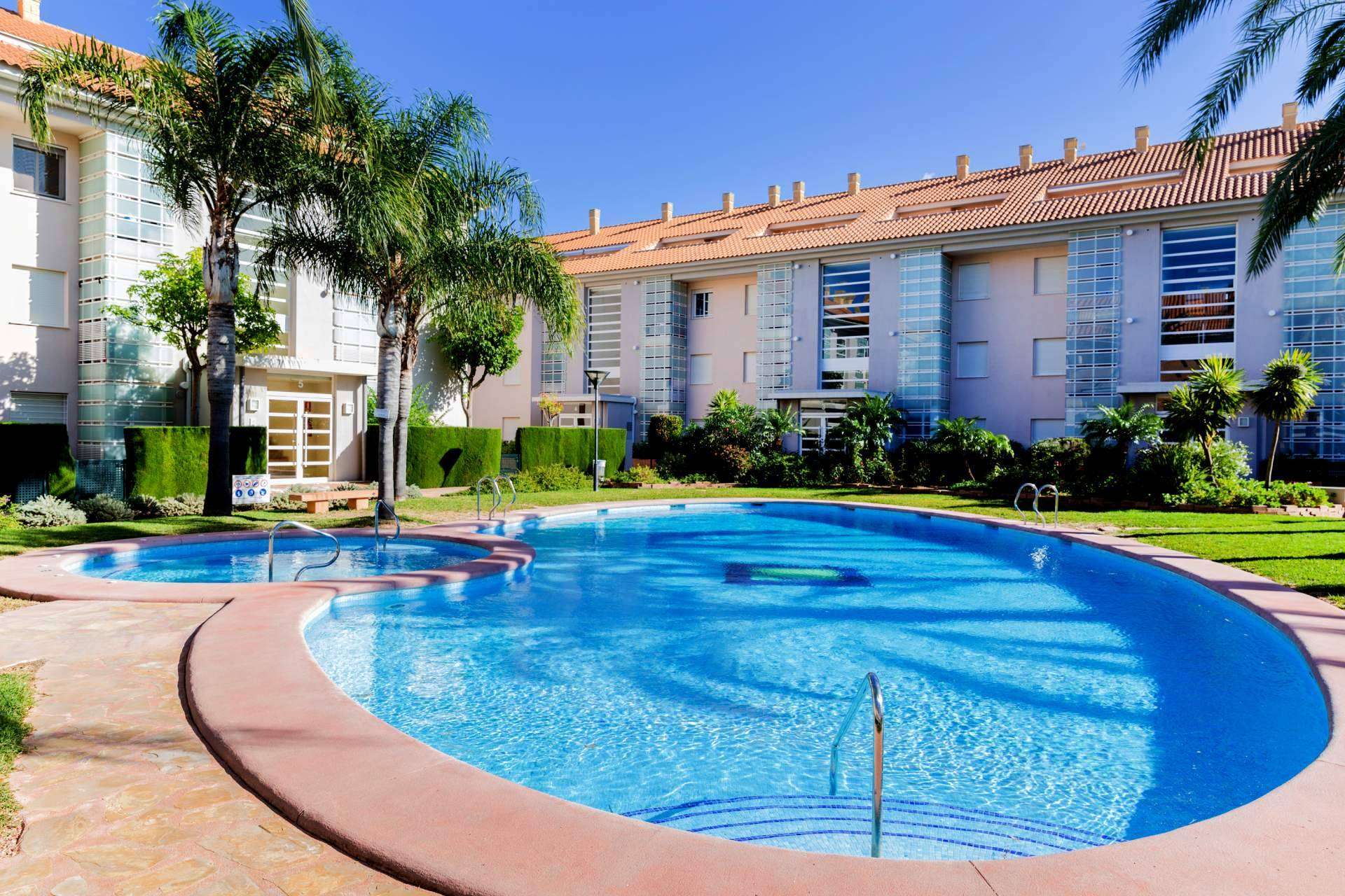 Casas de todos los estilos para pasar unas vacaciones en Lanzarote y Tenerife, con Rock Rentals