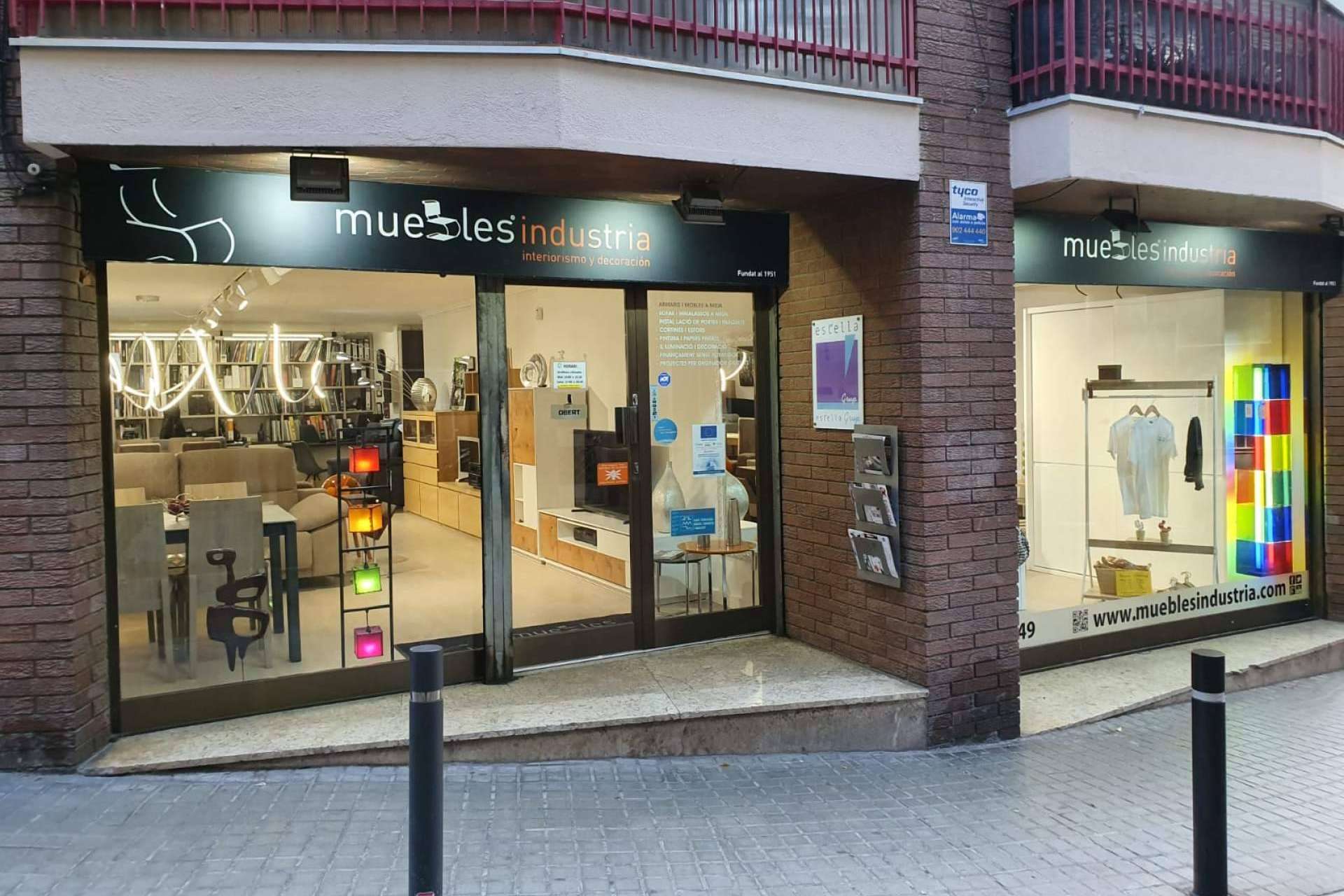 Tradición y vanguardia en Muebles Industria para crear las mejores estancias en un hogar