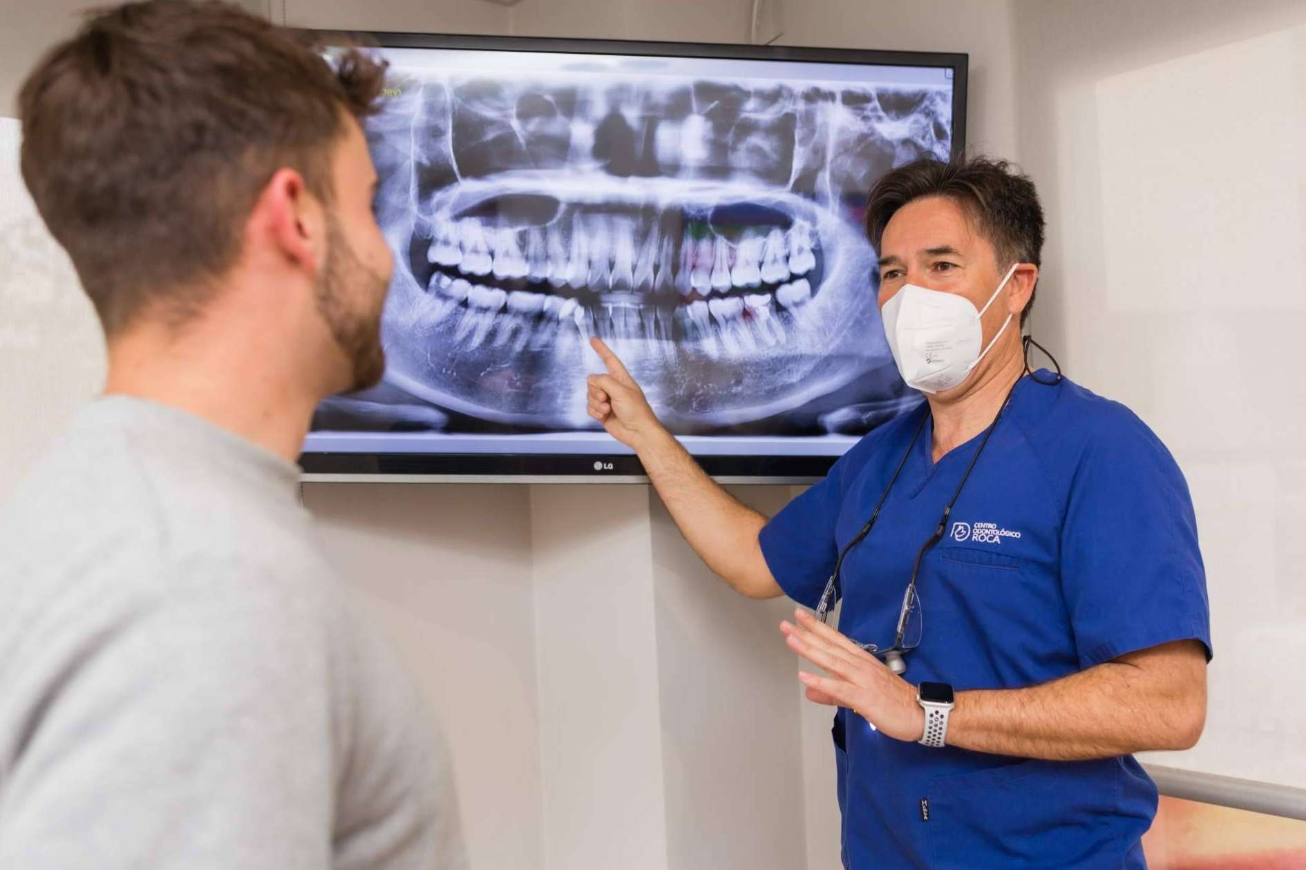 Devolver el brillo a la sonrisa, la finalidad de Dental Roca