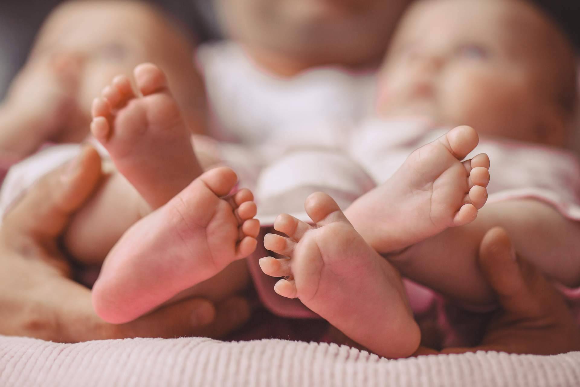 'Si una mujer se hace un tratamiento de fertilidad, tendrá mellizos o trillizos'; ¿realidad o mito?