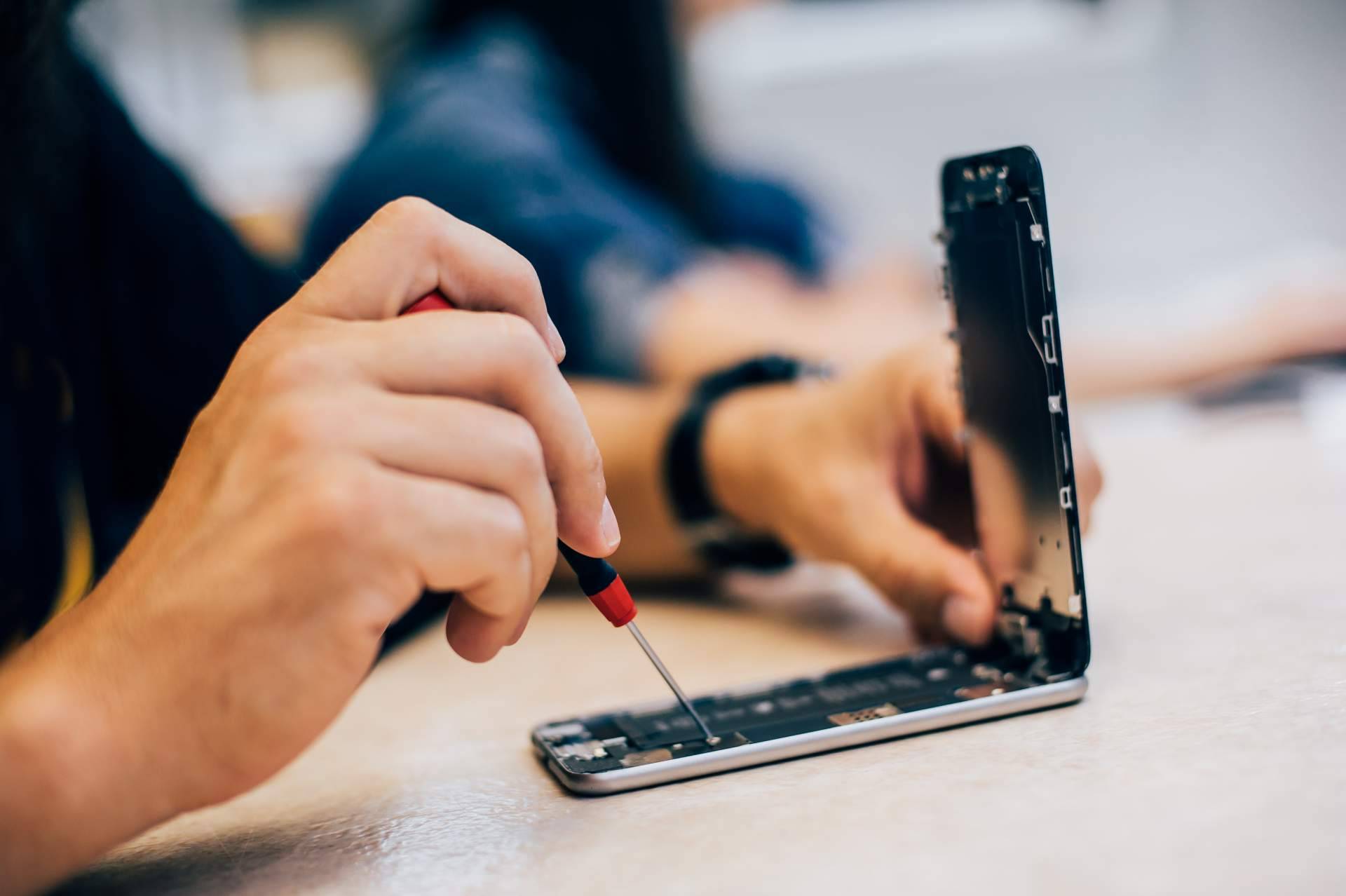 El servicio de reparación móviles Sevilla que ofrece la empresa Reparación iPhone Sevilla