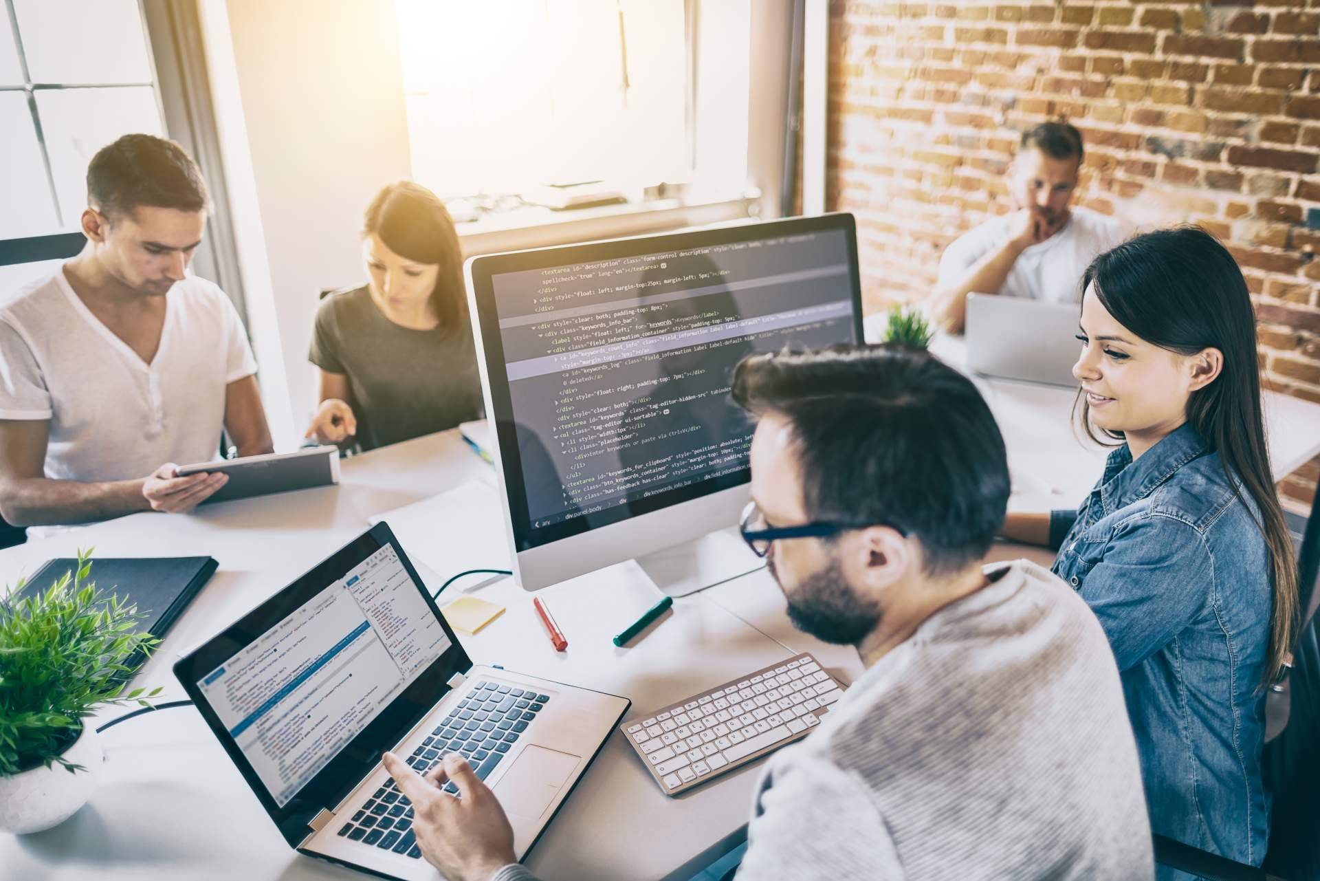 ¿Cómo son los servicios de outsourcing de CE Consulting Las Palmas?