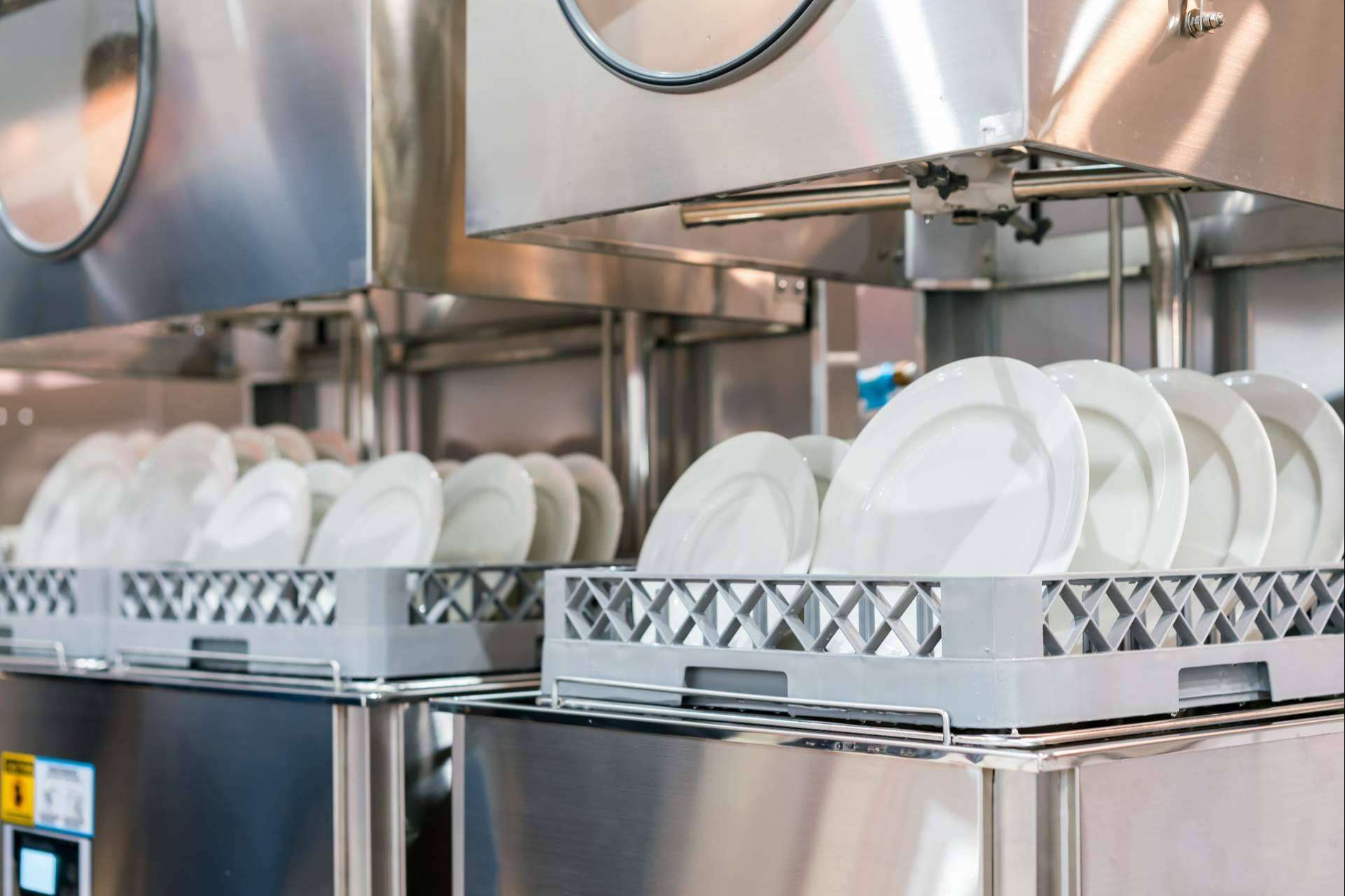 ¿Qué tipos de lavavajillas industriales existen?, por Auxihosteleria