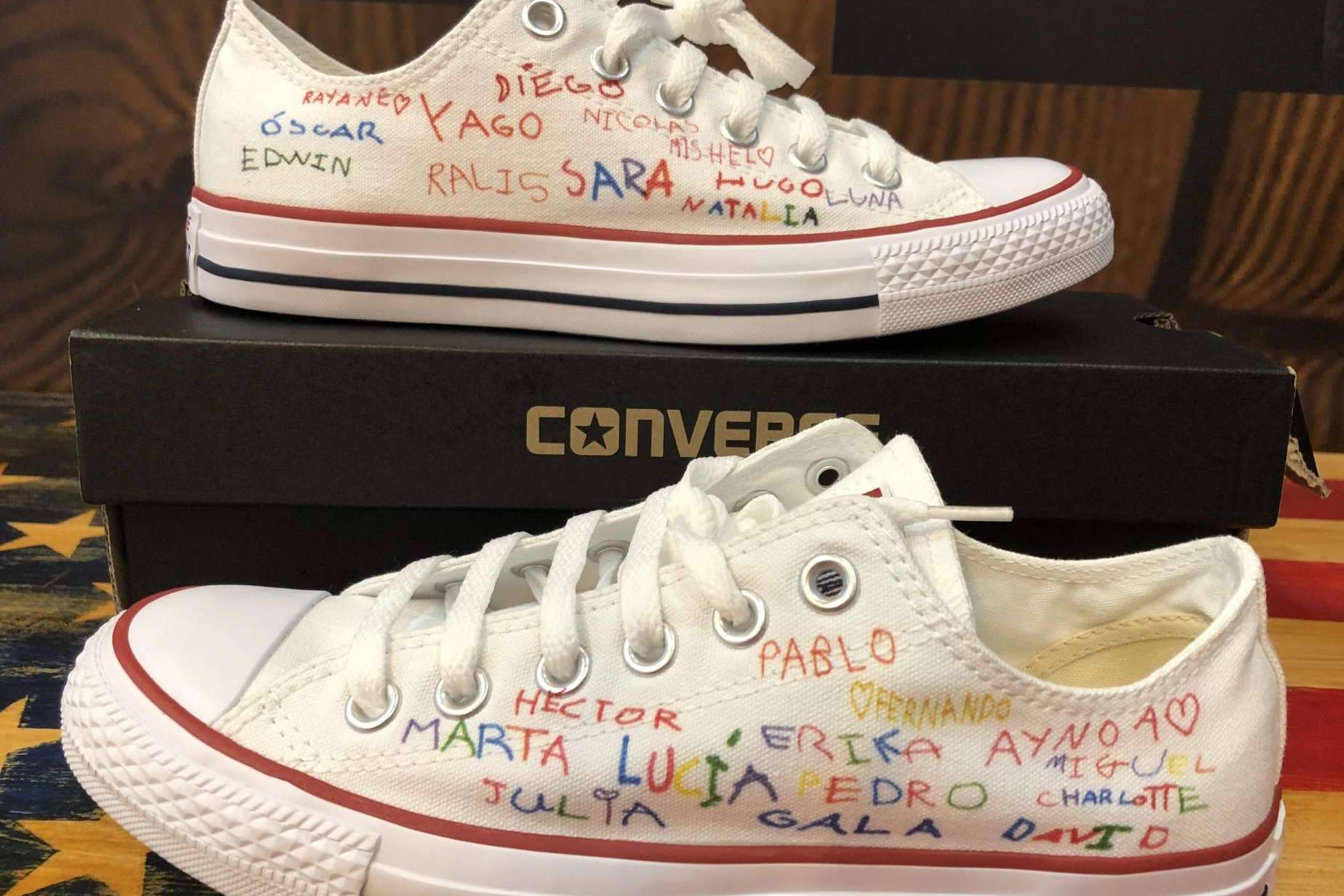 Zapatillas personalizadas para plasmar la identidad de quien las lleve, de la mano de AMM Aerografía
