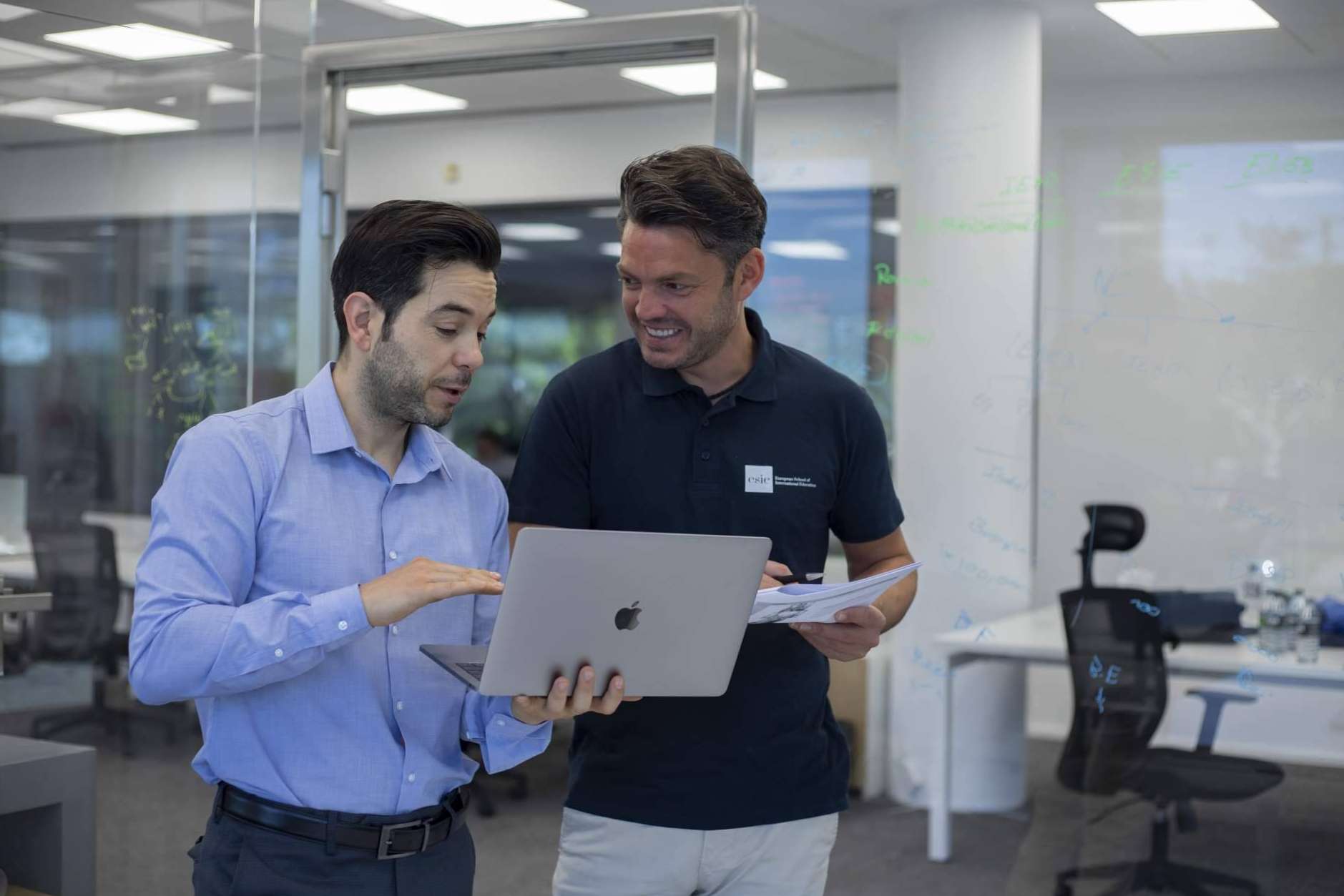 La escuela de negocios ESIE lanza su propio programa de becas para fomentar el talento y el liderazgo empresarial