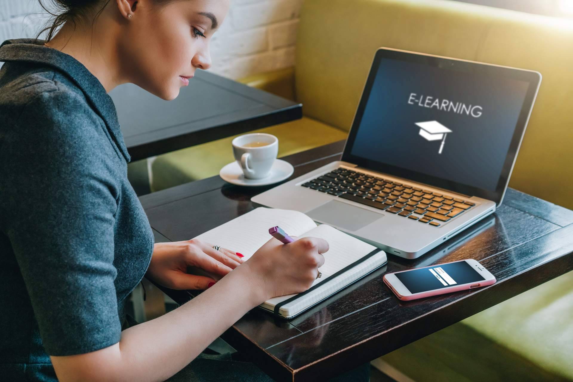 Cómo aportar respuesta a las nuevas necesidades del alumnado moderno con el e-learning integrado de Hexagone