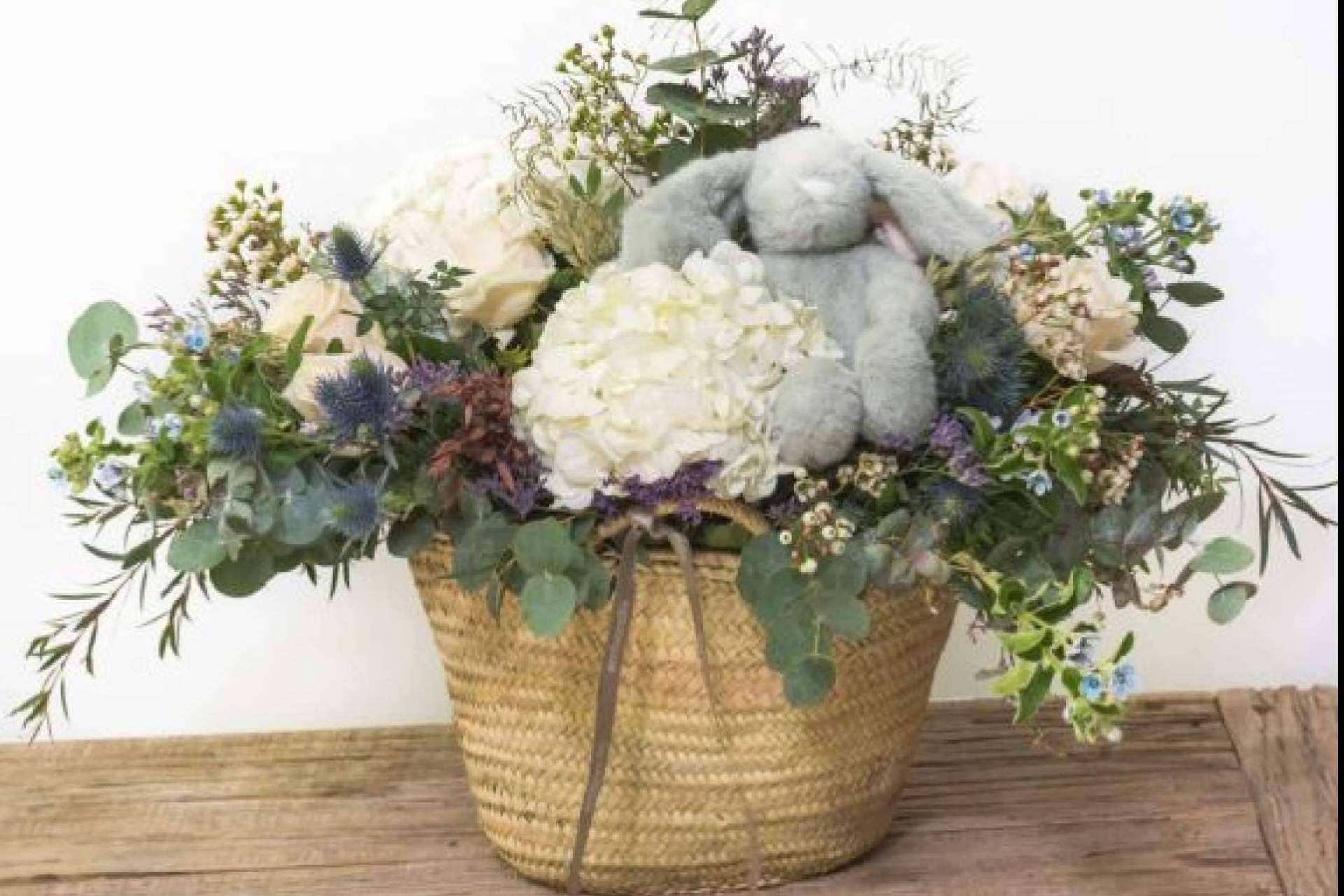 El servicio de Amborella para enviar flores para nacimientos