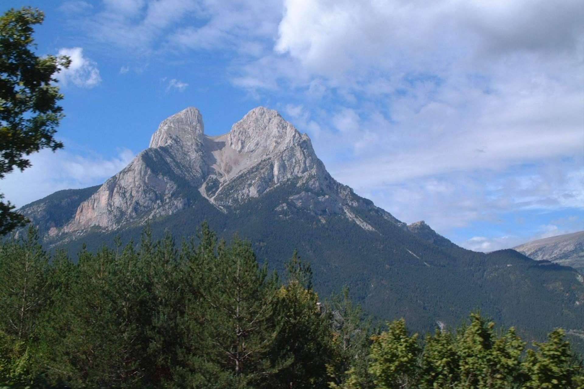 Las excursiones guiadas Sea & Mountain Experiences permiten hacer trekking por Cataluña